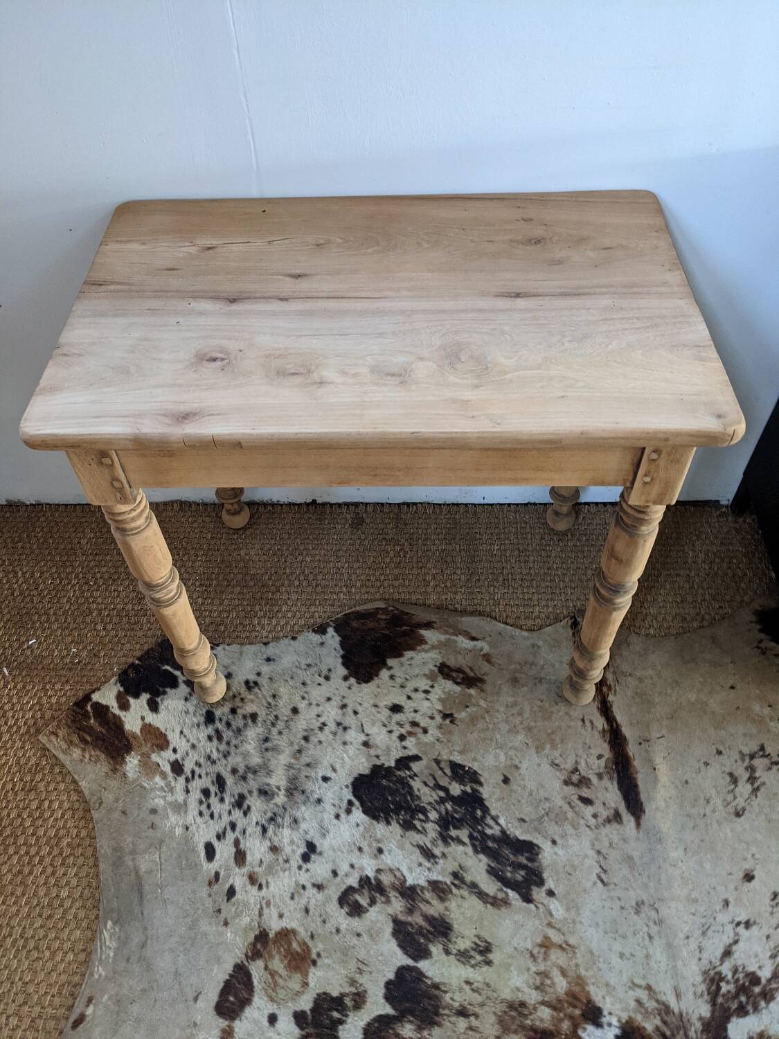 elm table