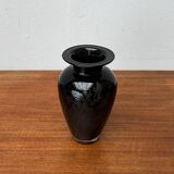 Postmodern black art glass vase by Hans Jürgen Richartz for the Richartz art collection, 1980s.