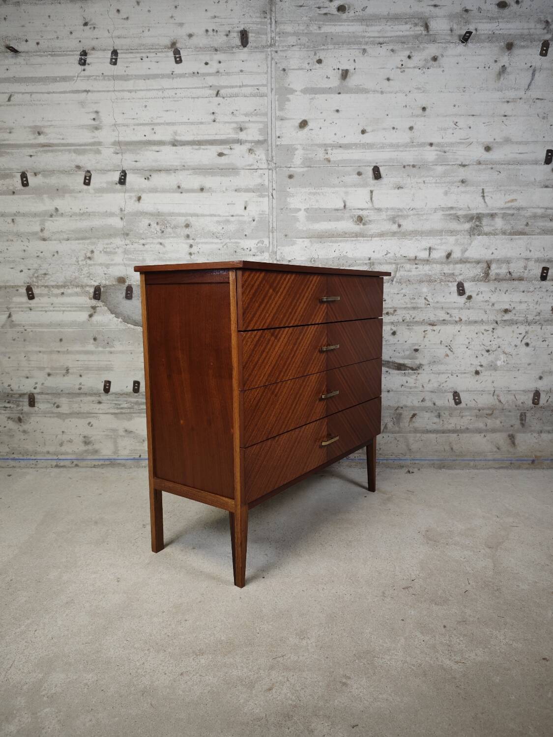 Commode vintage