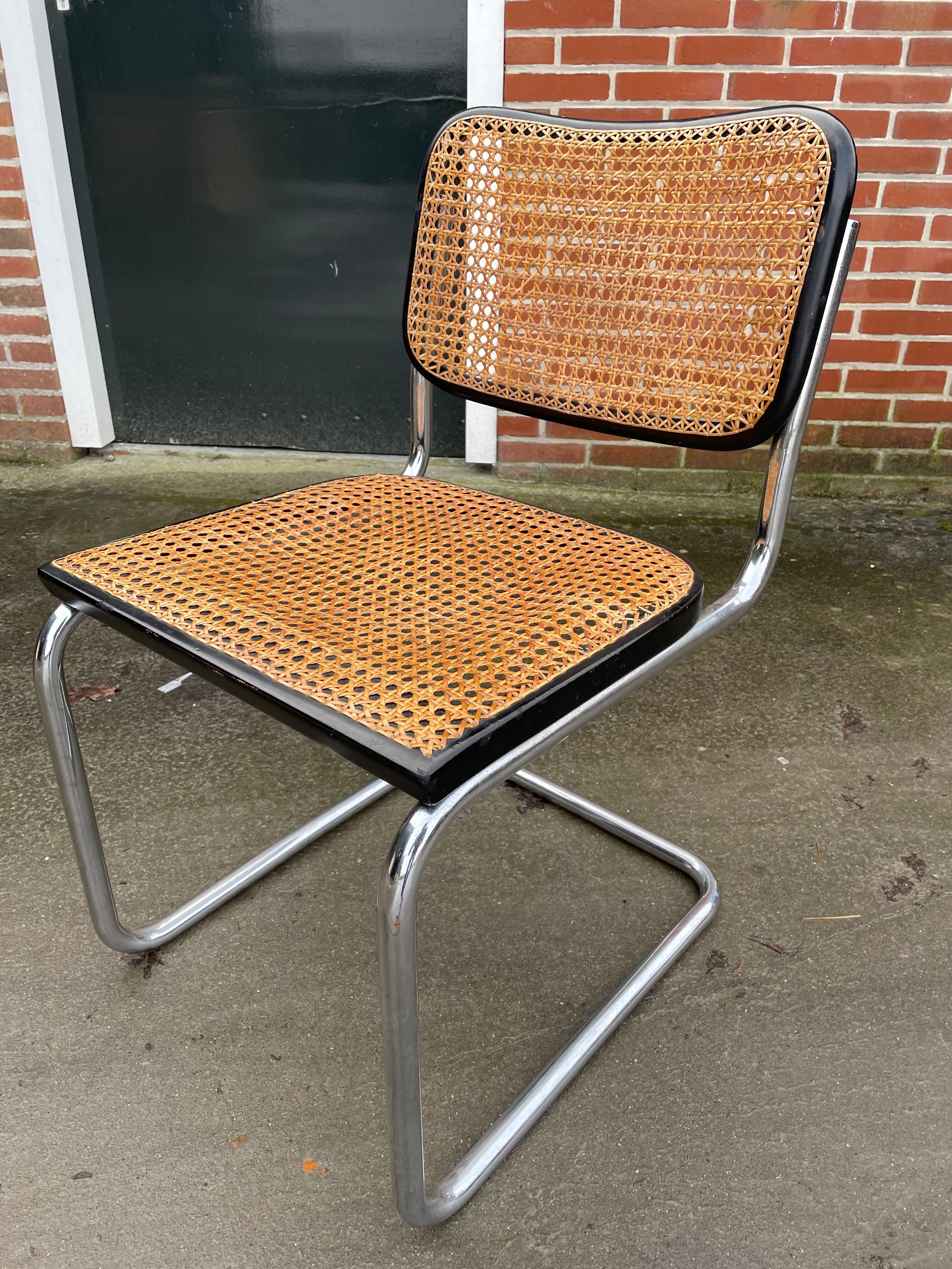 Cesca design chair b32 model in black and chrome