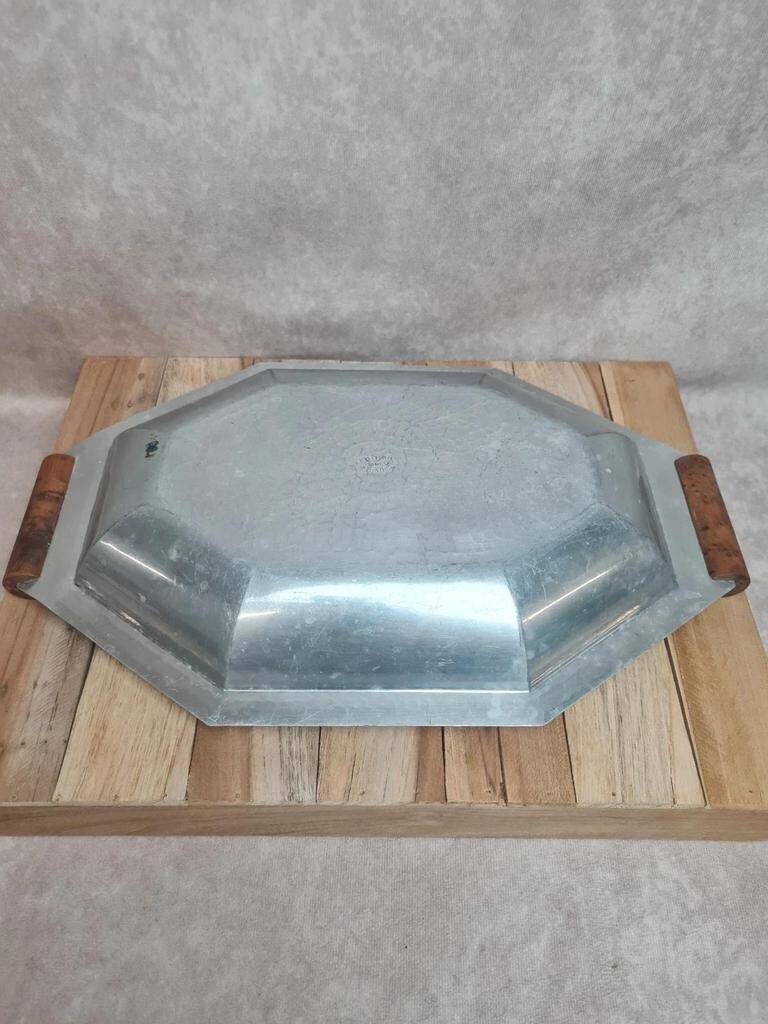 Vintage hammered aluminium tray with wooden handles – Art Deco / modernist style