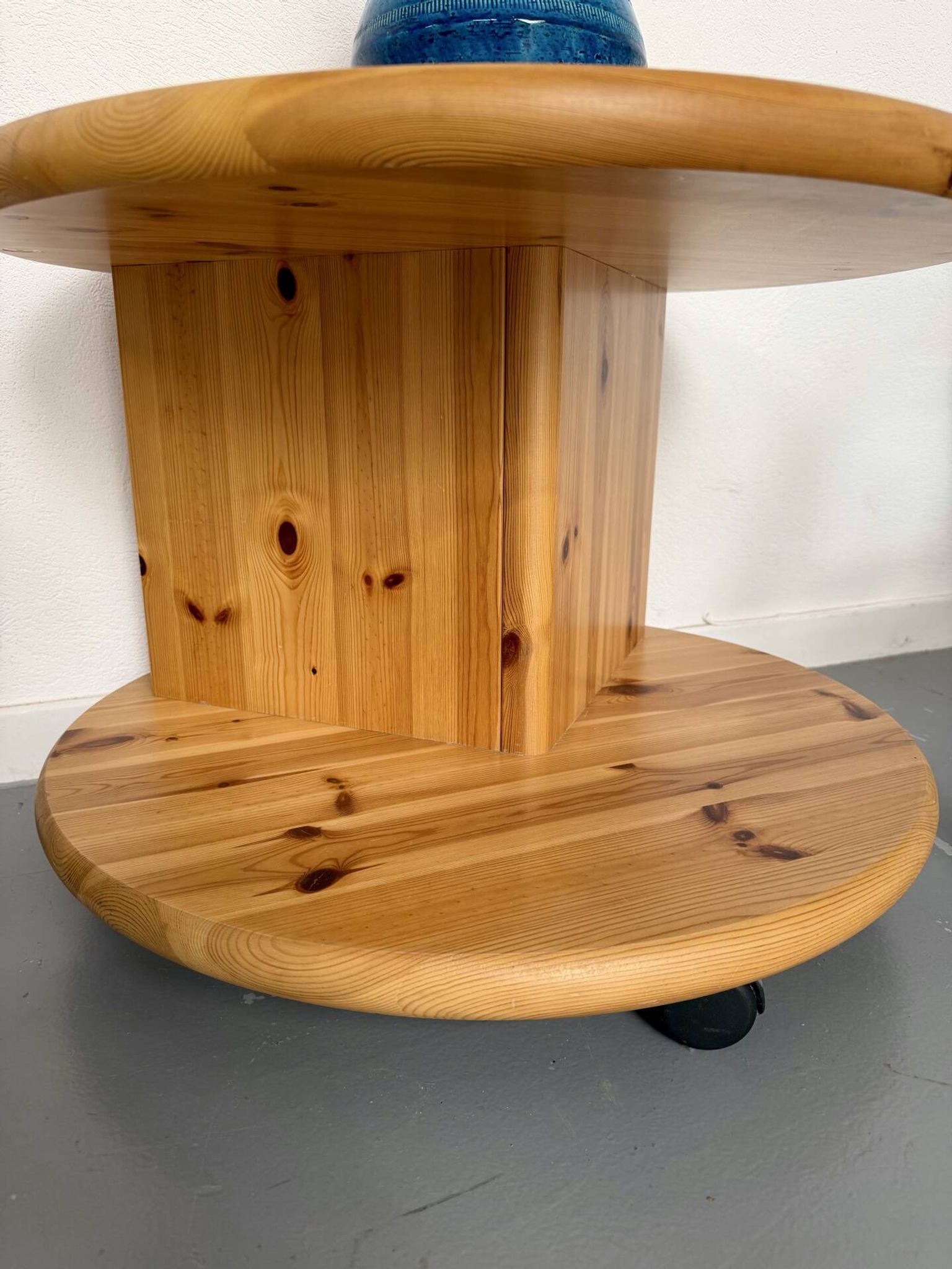 Table d’appoint bout de canapé X2 pin massif design années 70