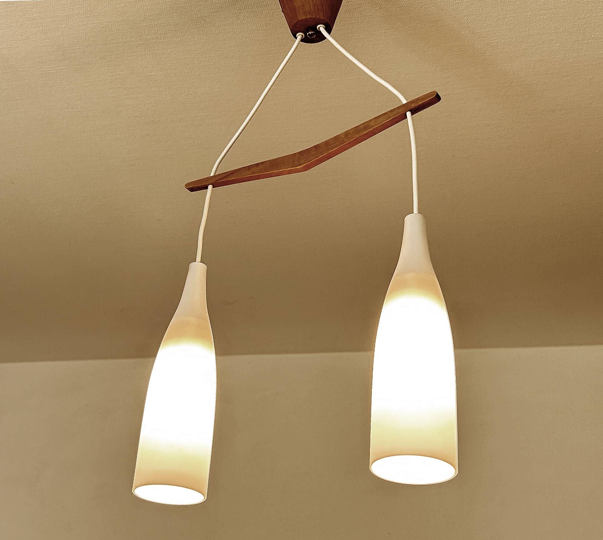 Suspension scandinave du milieu du siècle, verre teck
