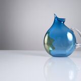 Pichet en verre soufflé à la main unique signé par un artisan du XXe siècle – Bleu vif