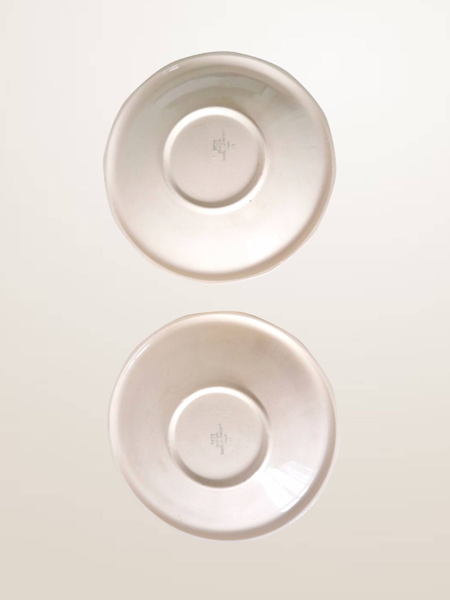 Pair of round dishes Digoin 9177