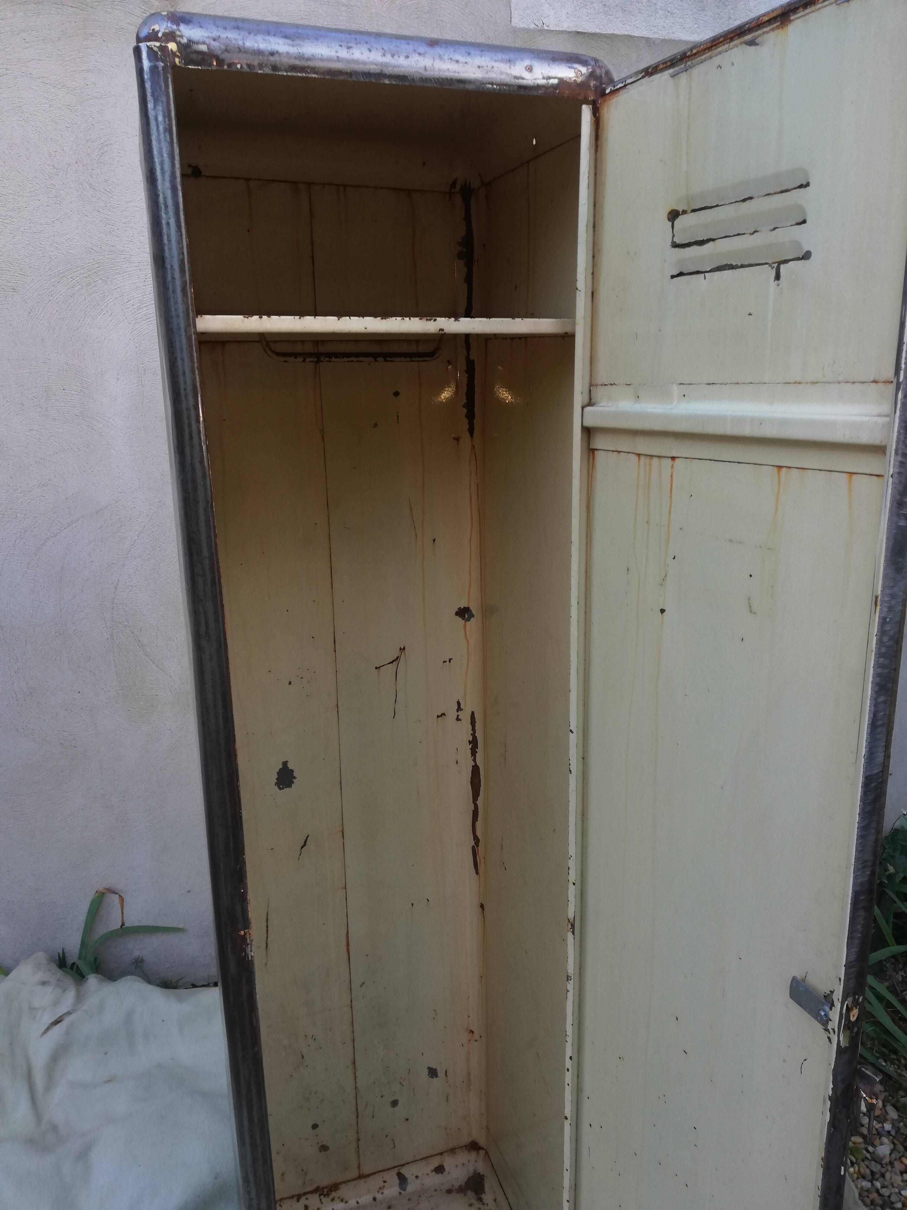 Iron factory cloakroom