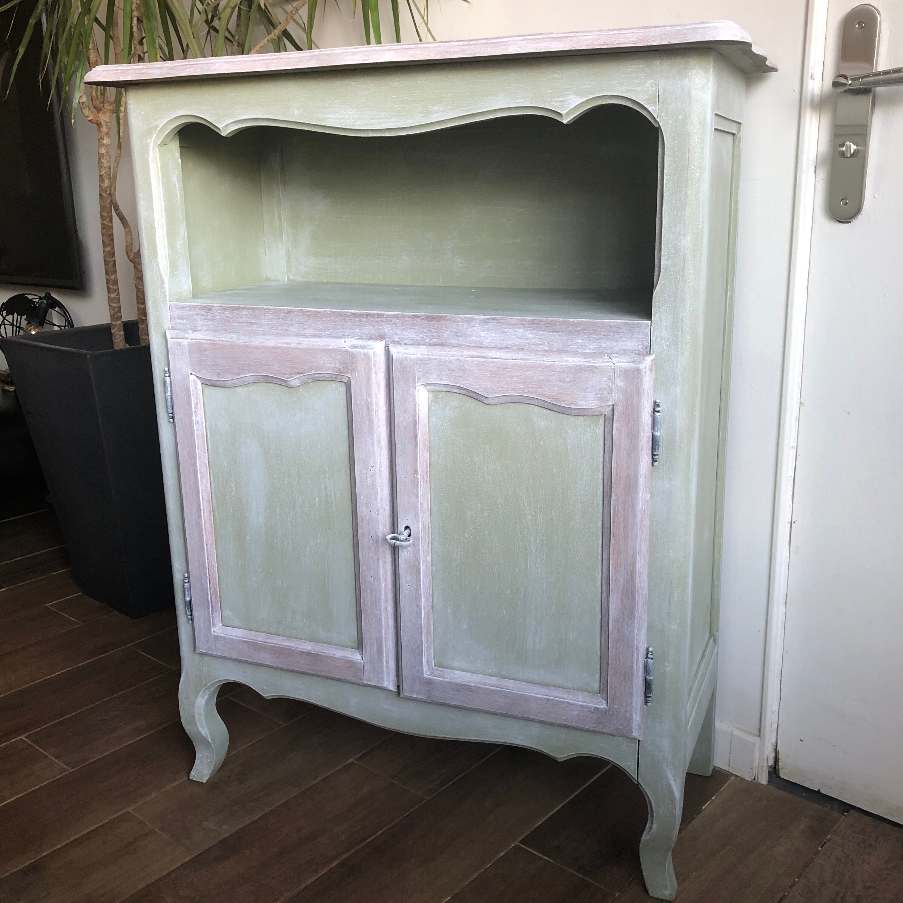 Ceruse storage furniture