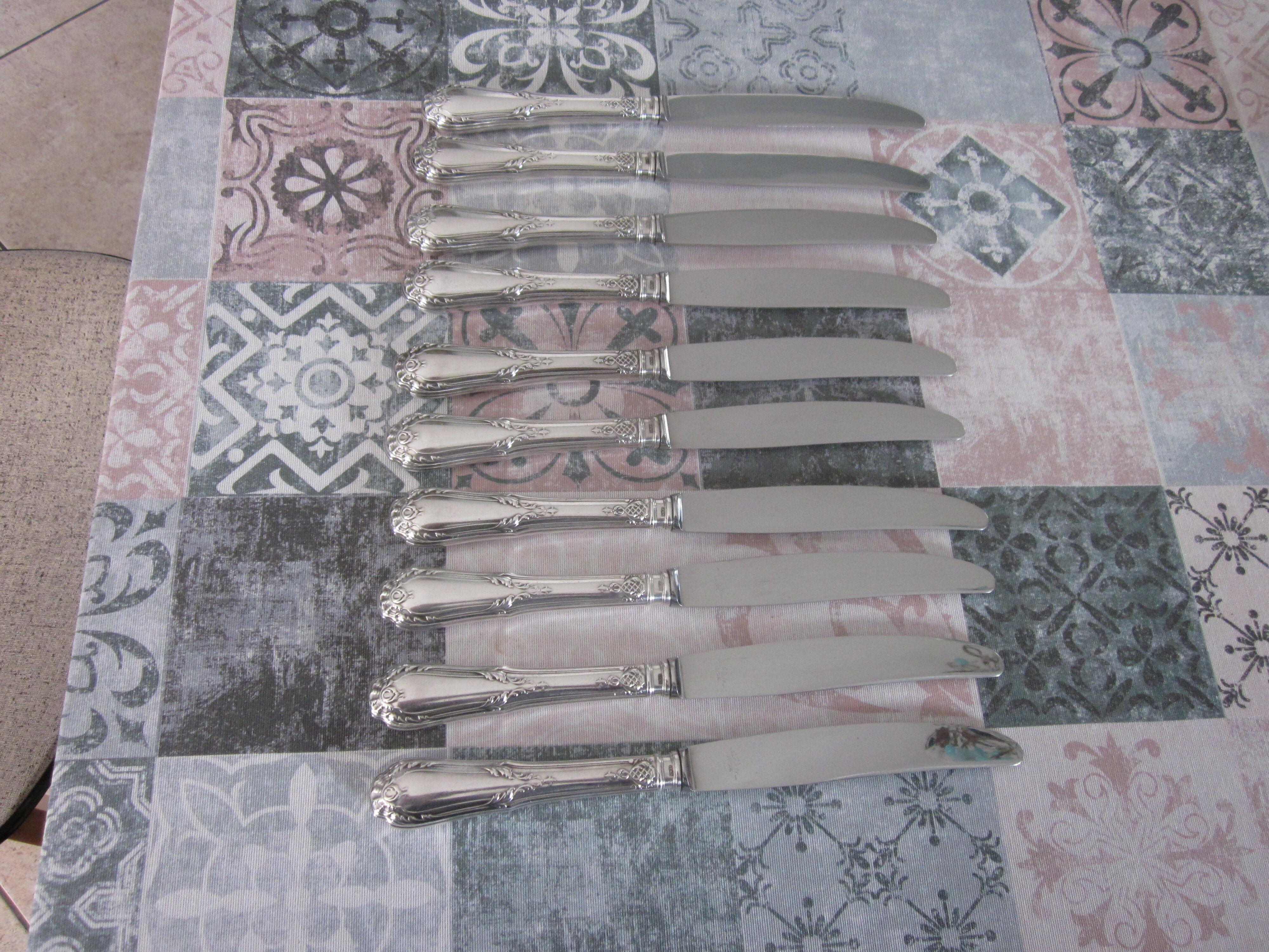 10 silver metal knives sfam