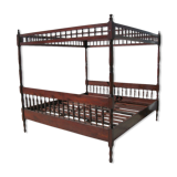 Canopy bed