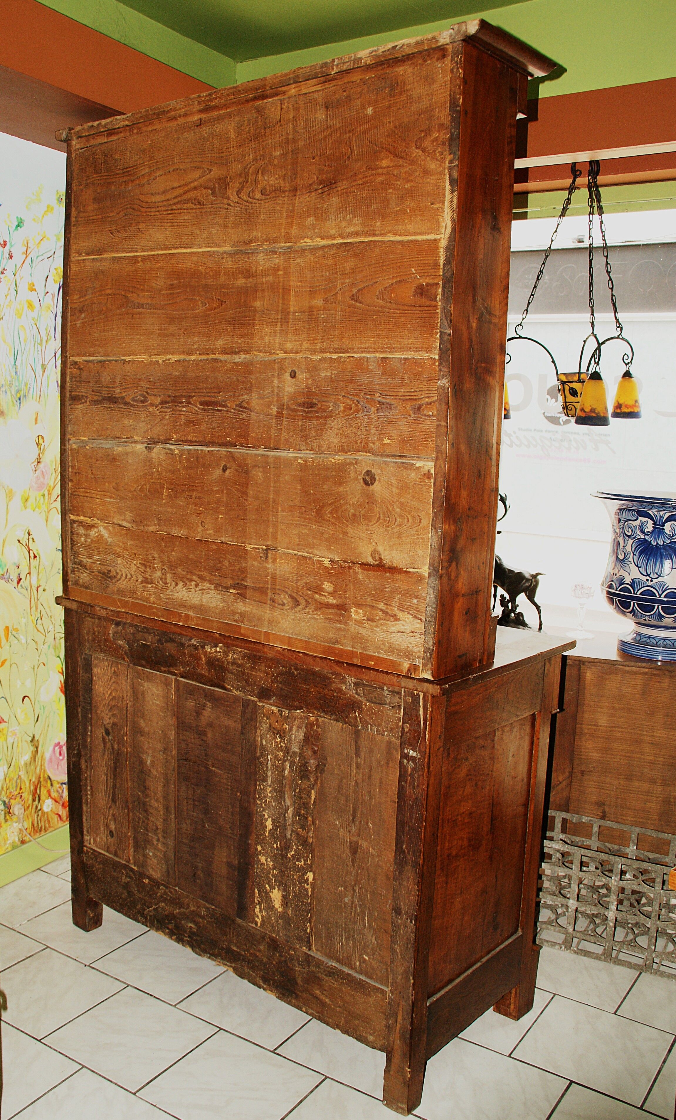 Sideboard with half-columns in walnut, Empire period.