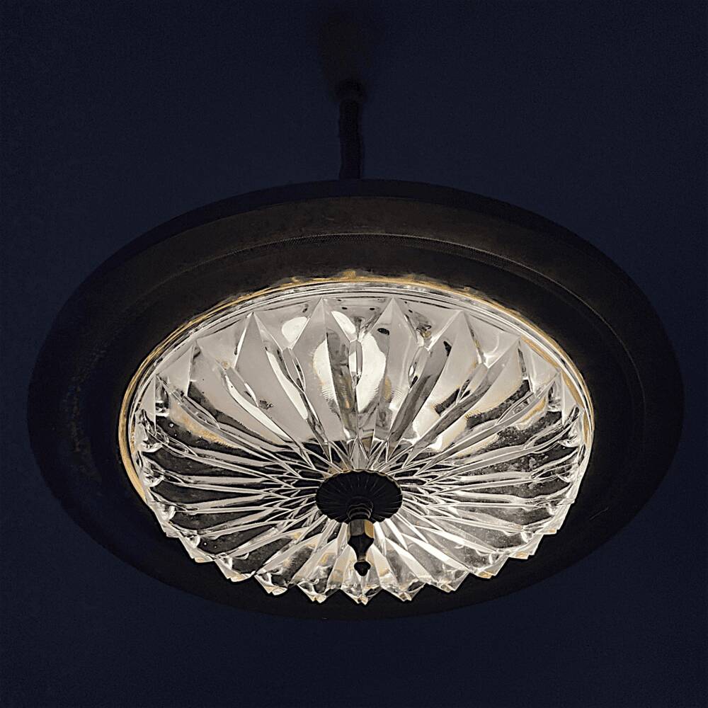 Retractable metal and  glass pull down pendant