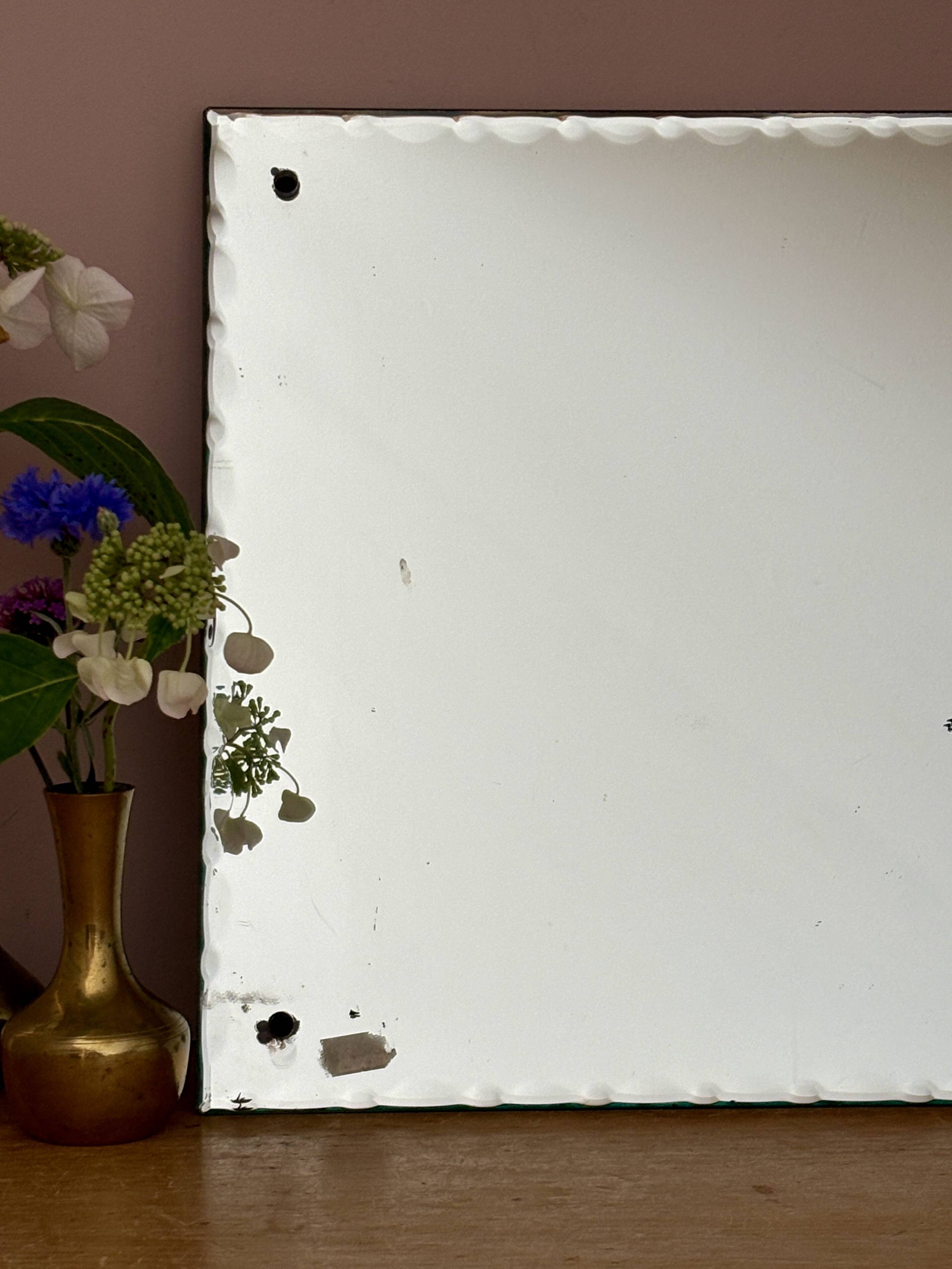 Ancien miroir biseauté percé