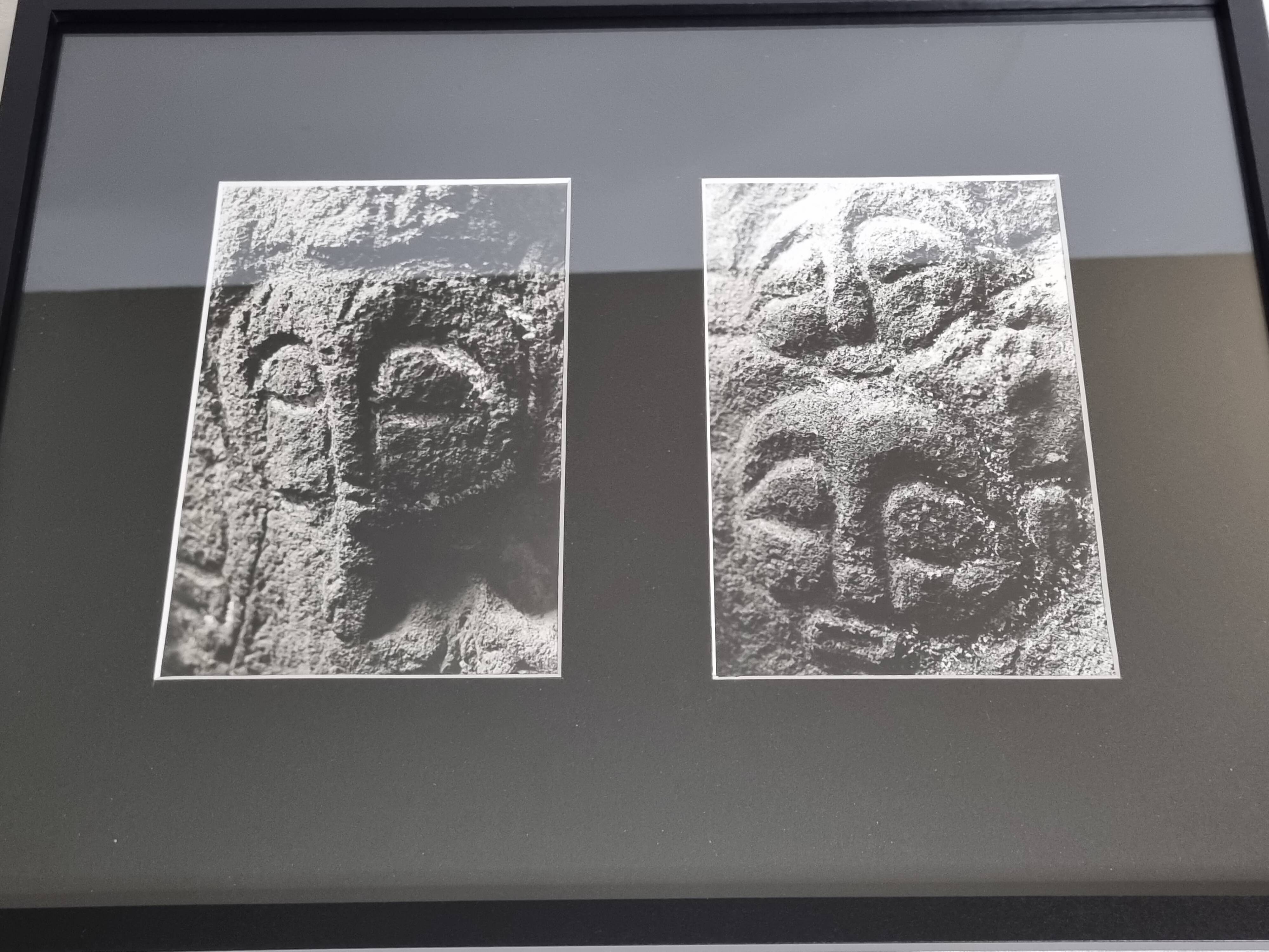 Tirages argentiques vintages encadrés, pétroglyphes de l'île de Pâques, mission ethnologique de 1970