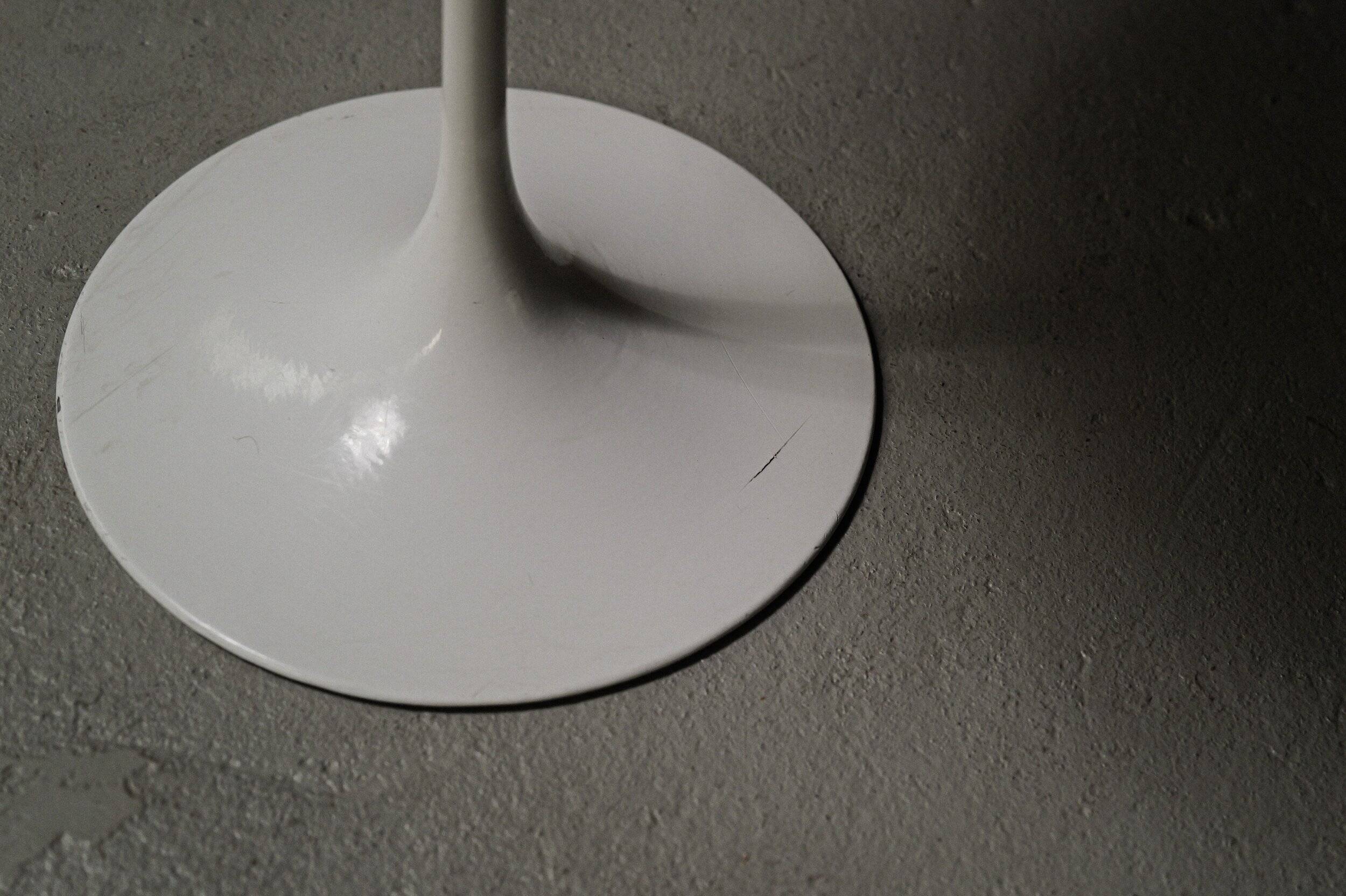 Eero Saarinen pedestal table, Knoll International, circa 1970