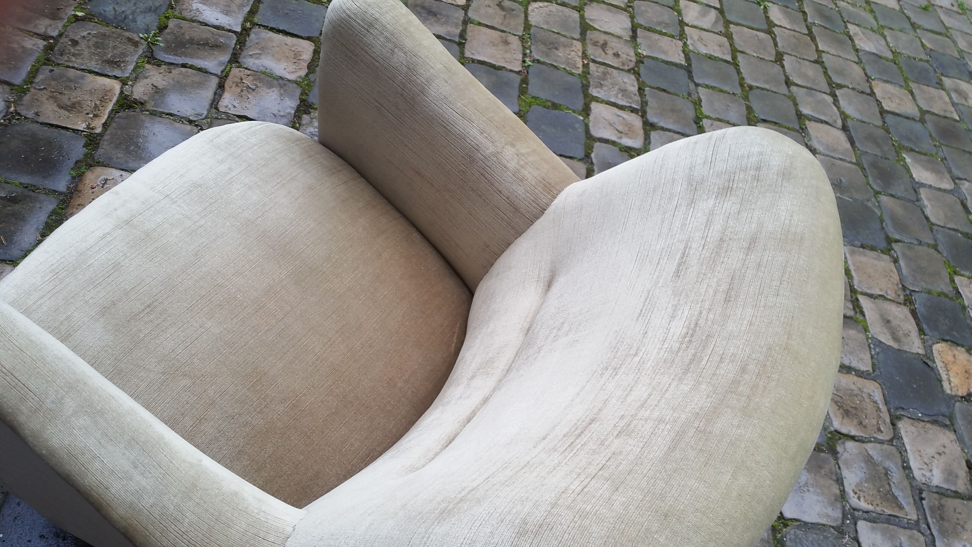 Organic year 50 glossy beige club Chair