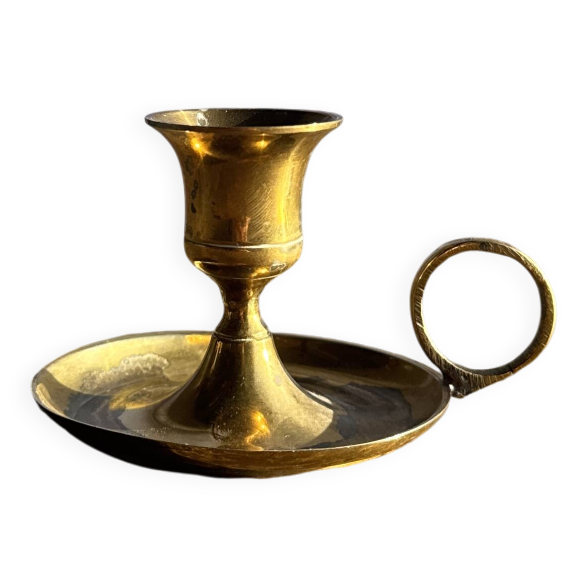 Small golden hand candlestick with a round loop handle D8 H6.5