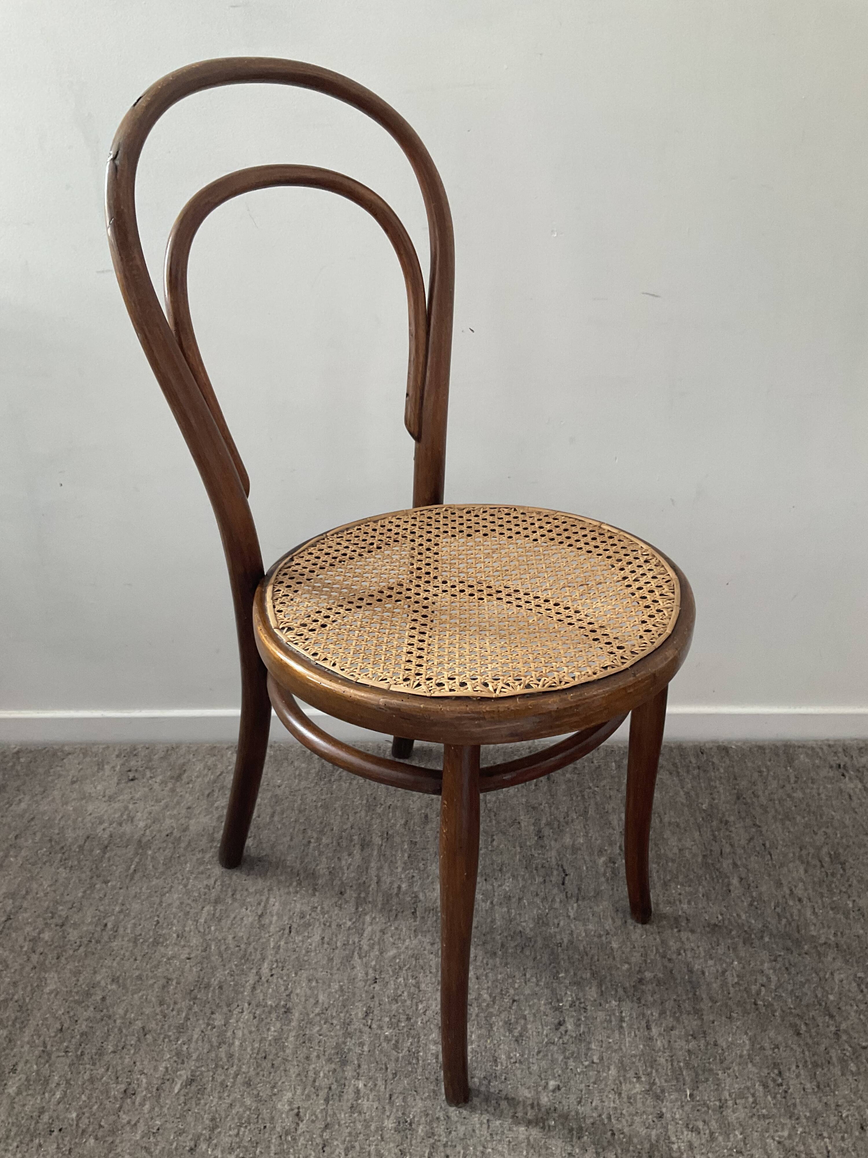 Bistro chair Thonet n°18