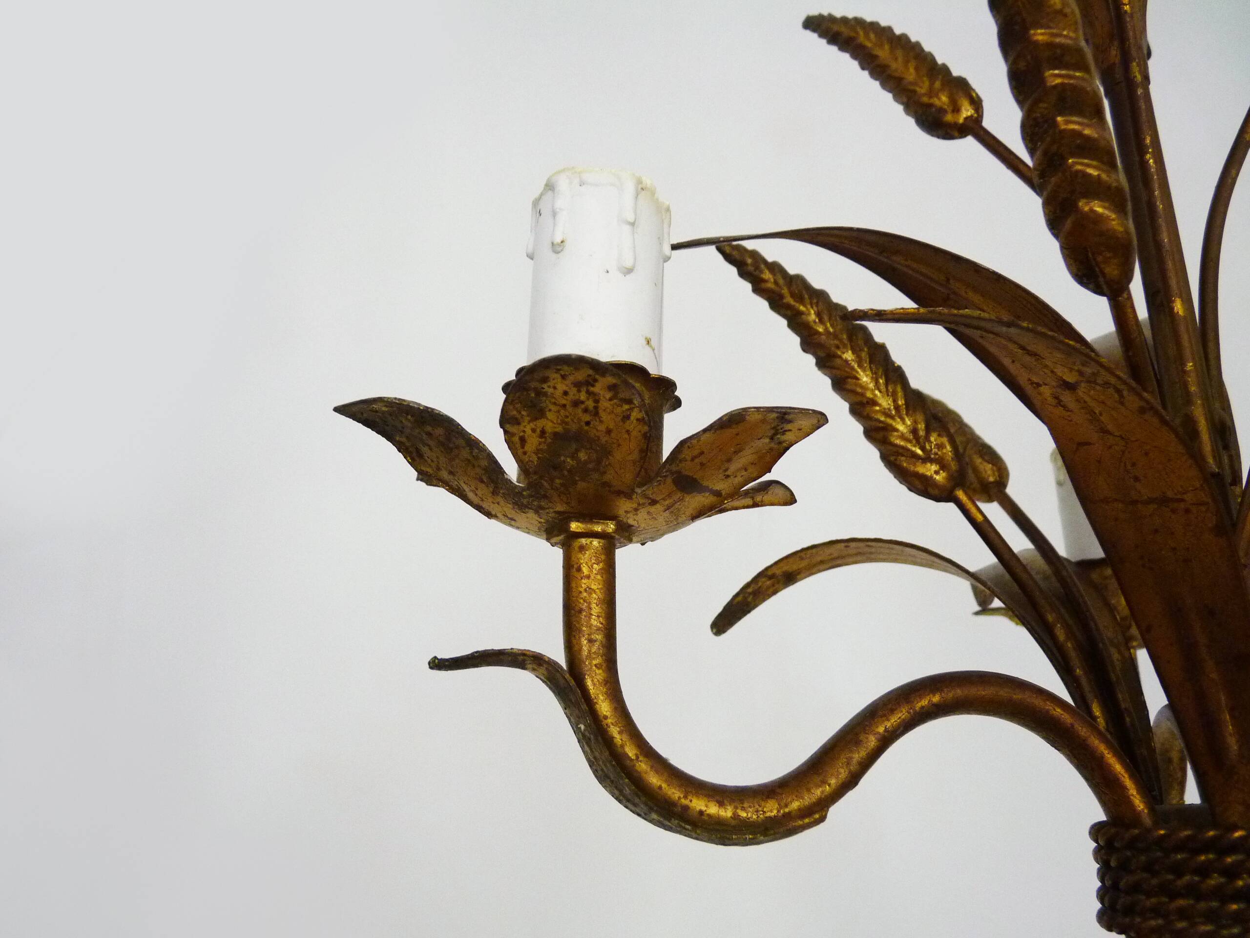 Vintage chandelier in aged gold metal, wheat ear chandelier, antique light fixture