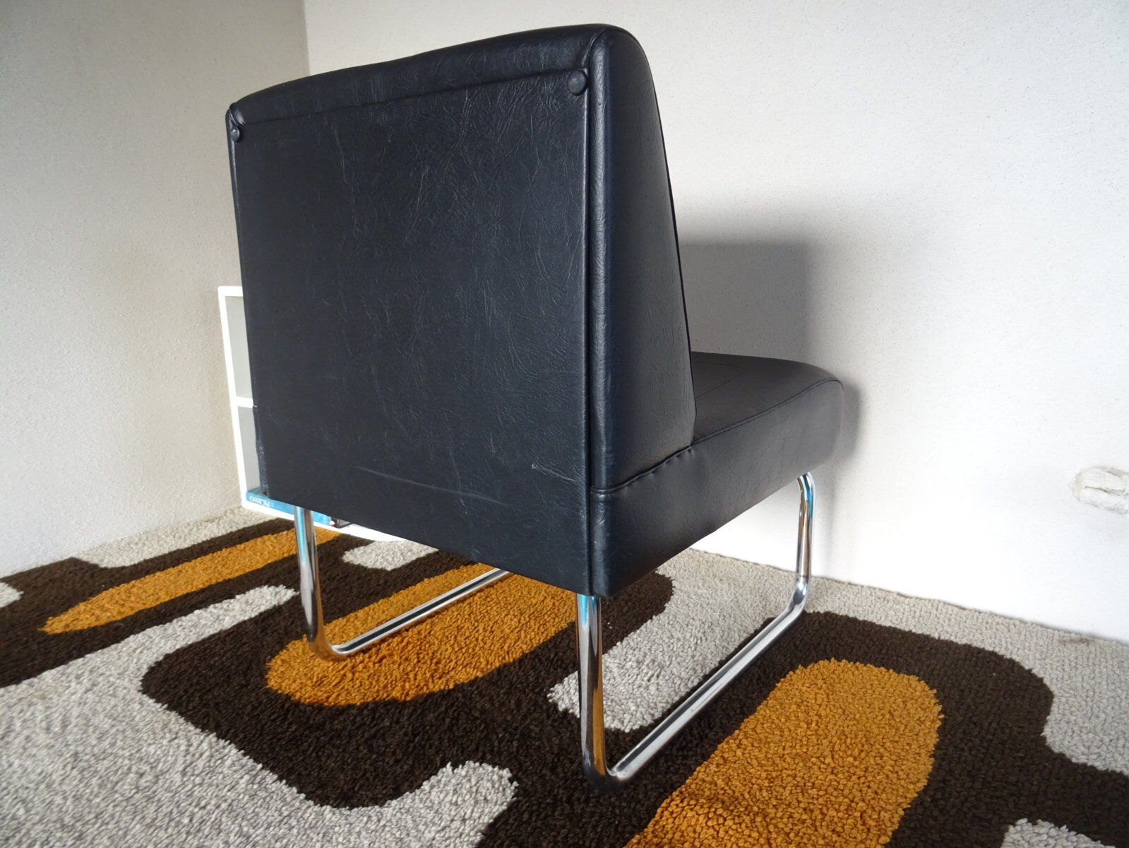 Modernist design heater