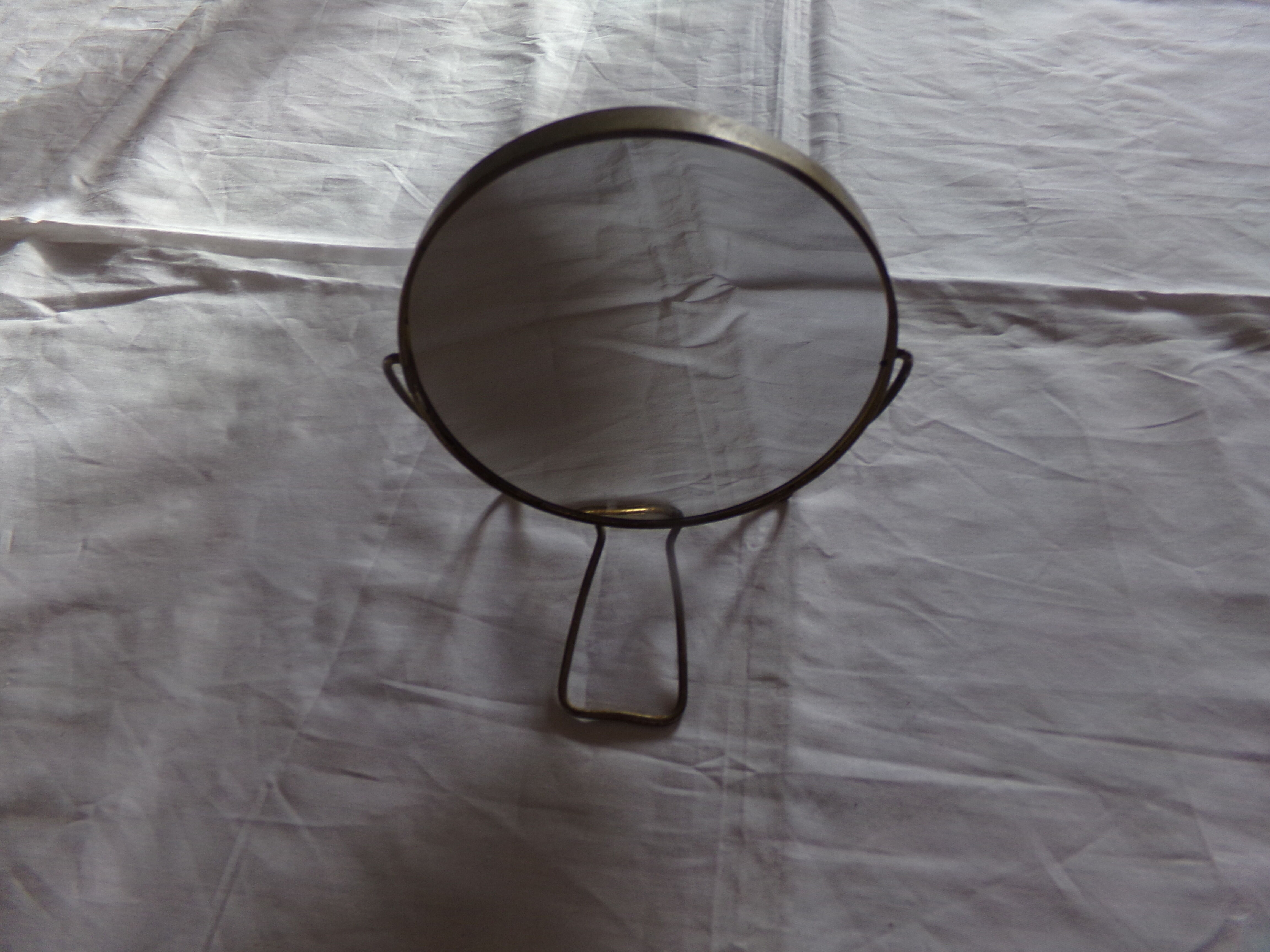 Standing mirror double sided and adjustable 15x16cm