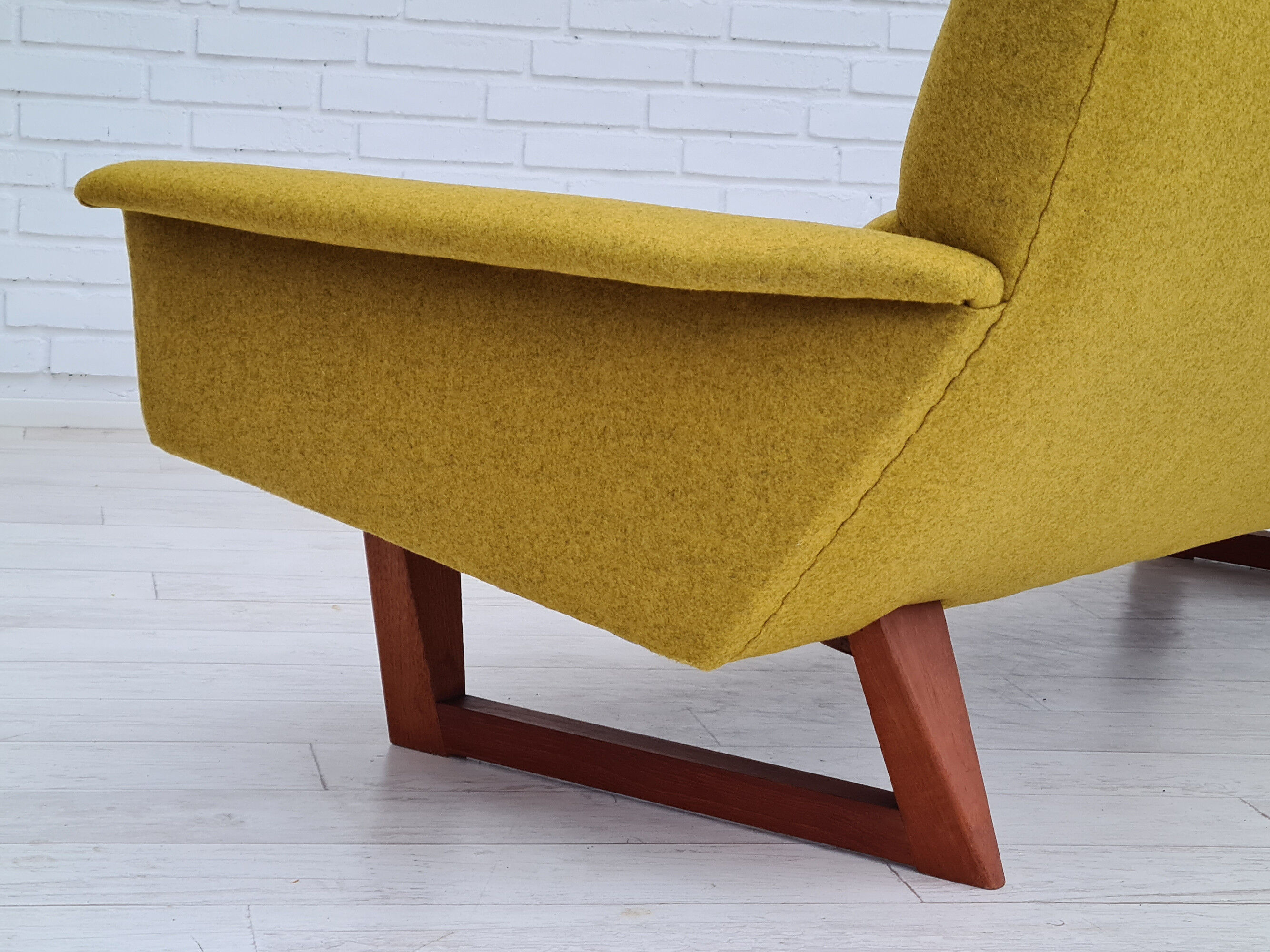 Canapé 3 modèle H.M.11, design danois par Illum Wikkelsø
