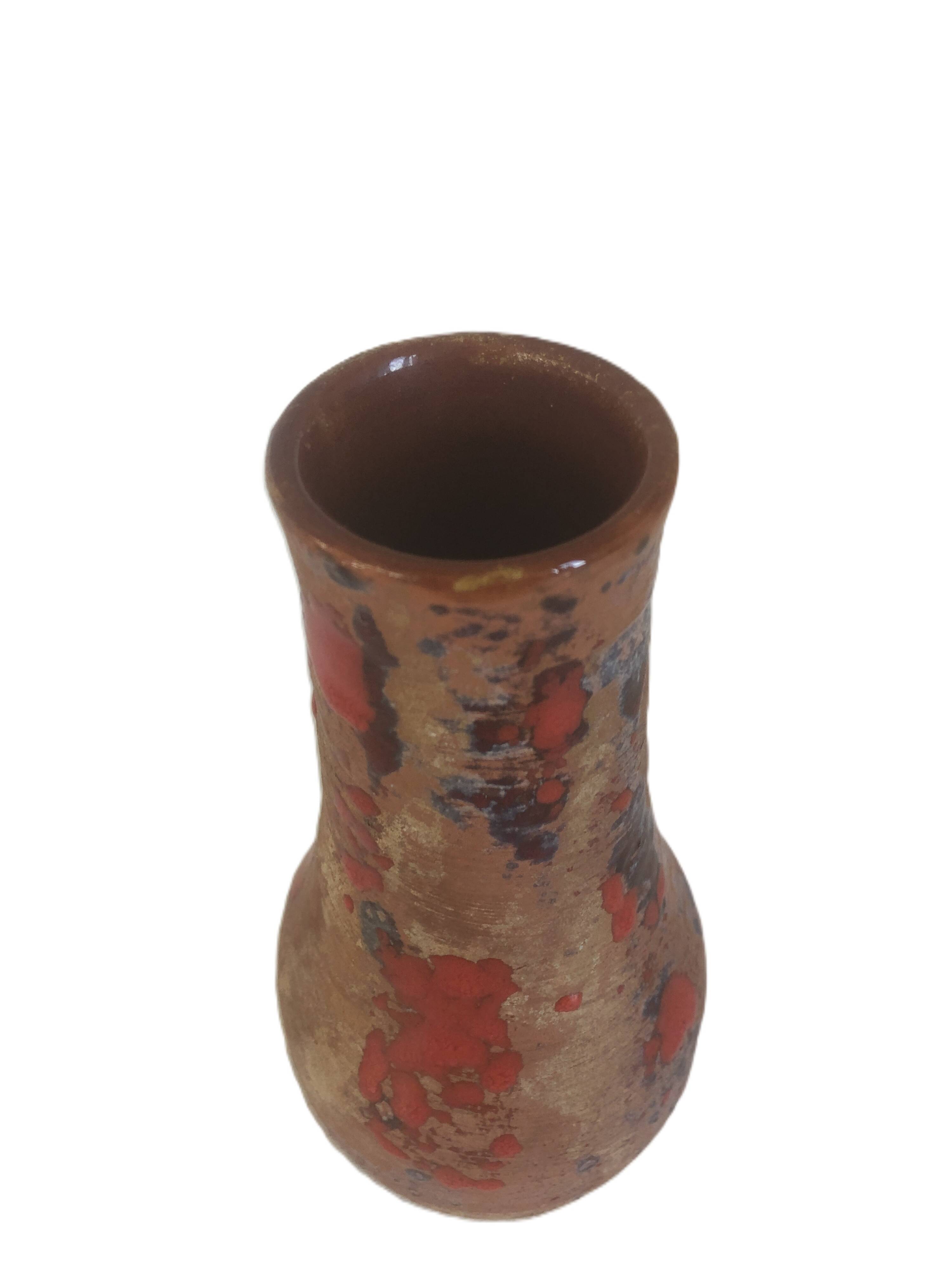 Brutalist vase with dripping decoration