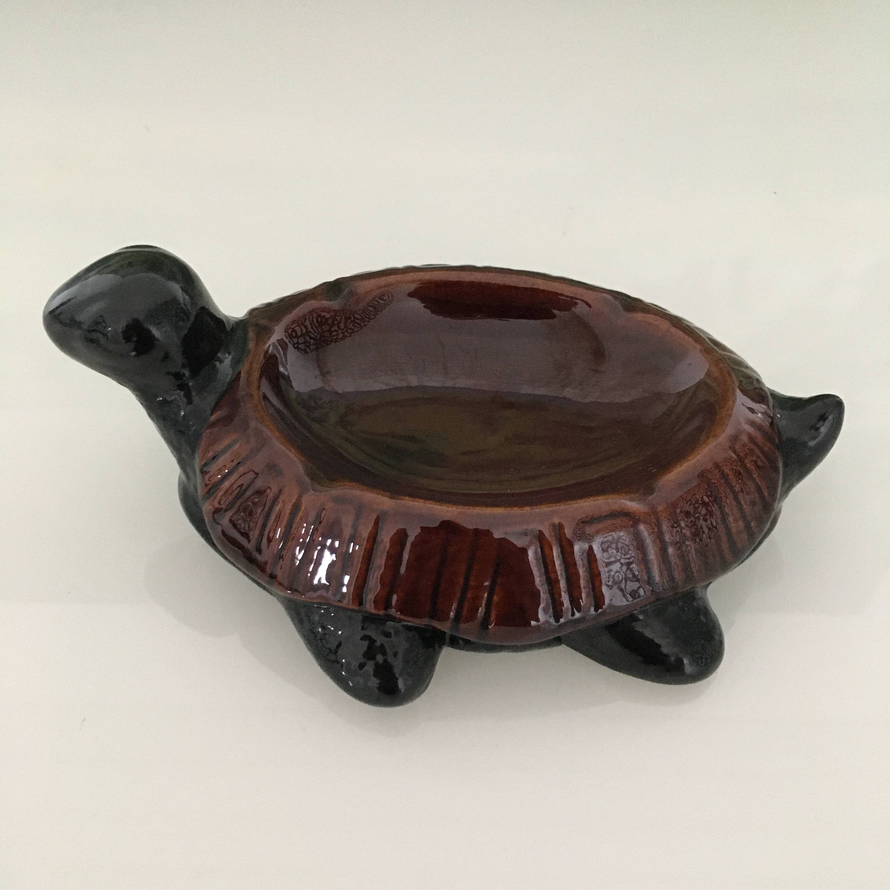 Two-tone turtle trinket tray