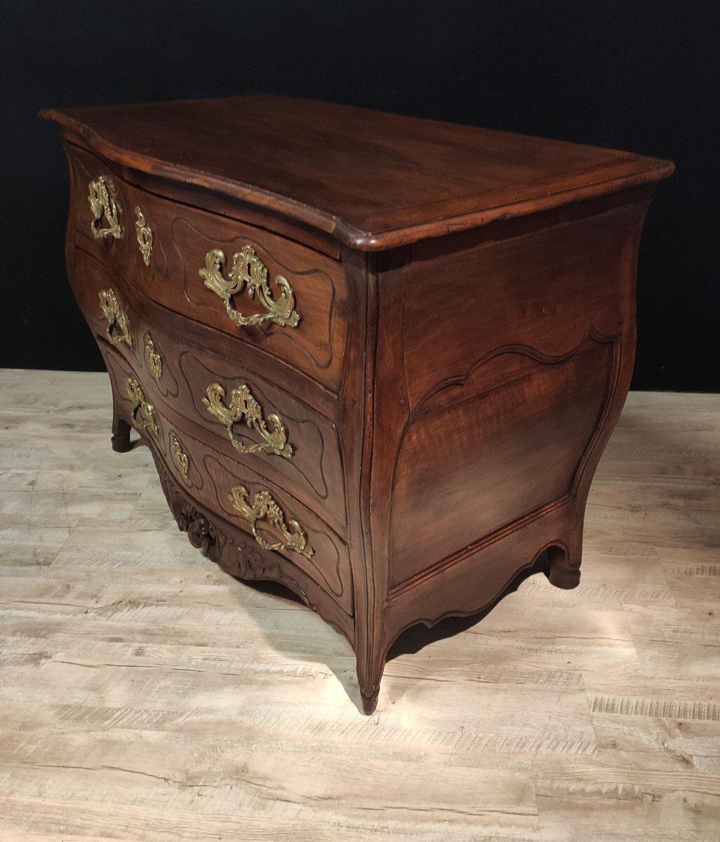 Bordelaise Tomb Commode 18th Century In Walnut