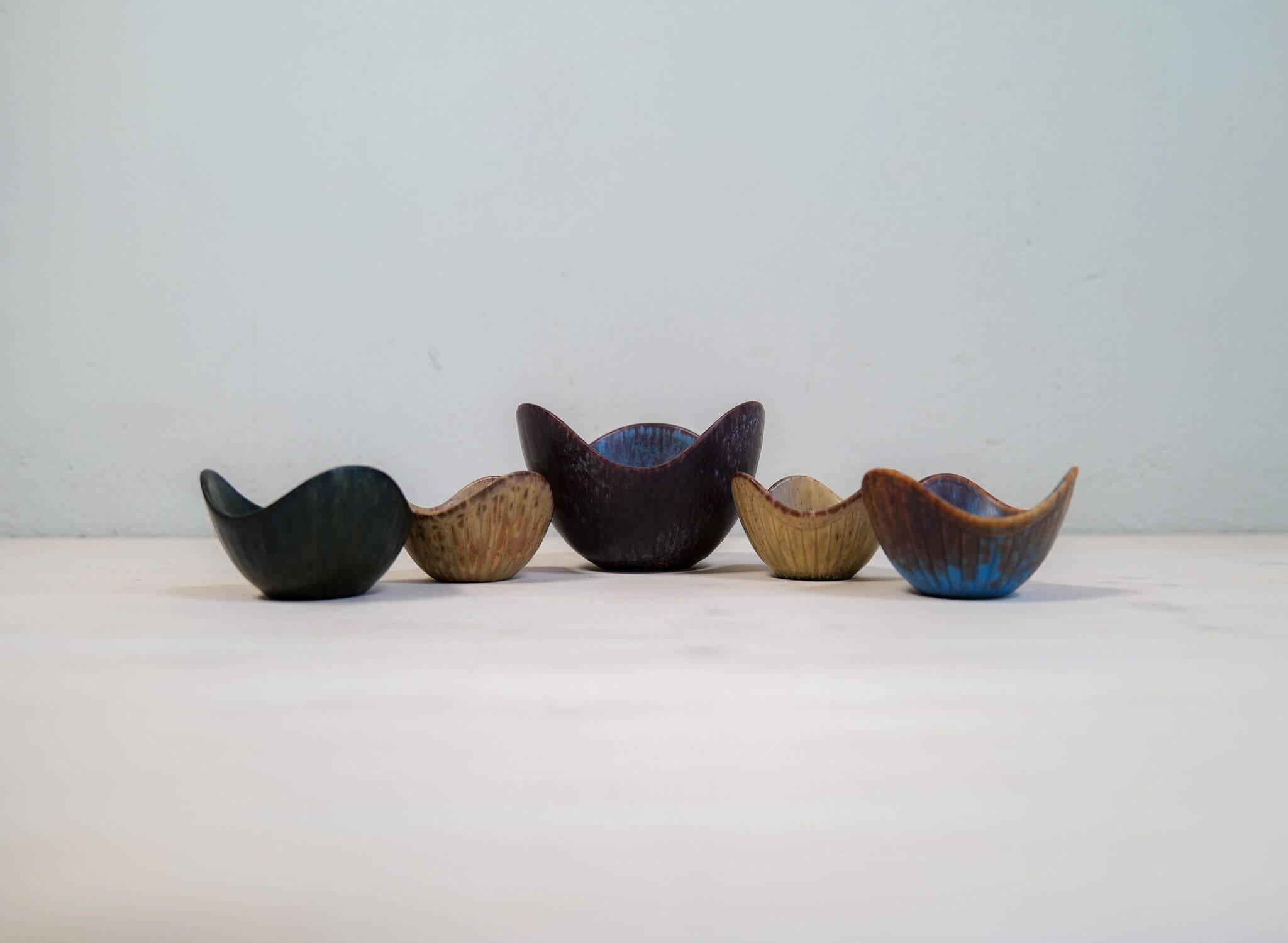 Mid-Century Modern Set of 5 Bowls Rörstrand Gunnar Nylund, Sweden, 1950s