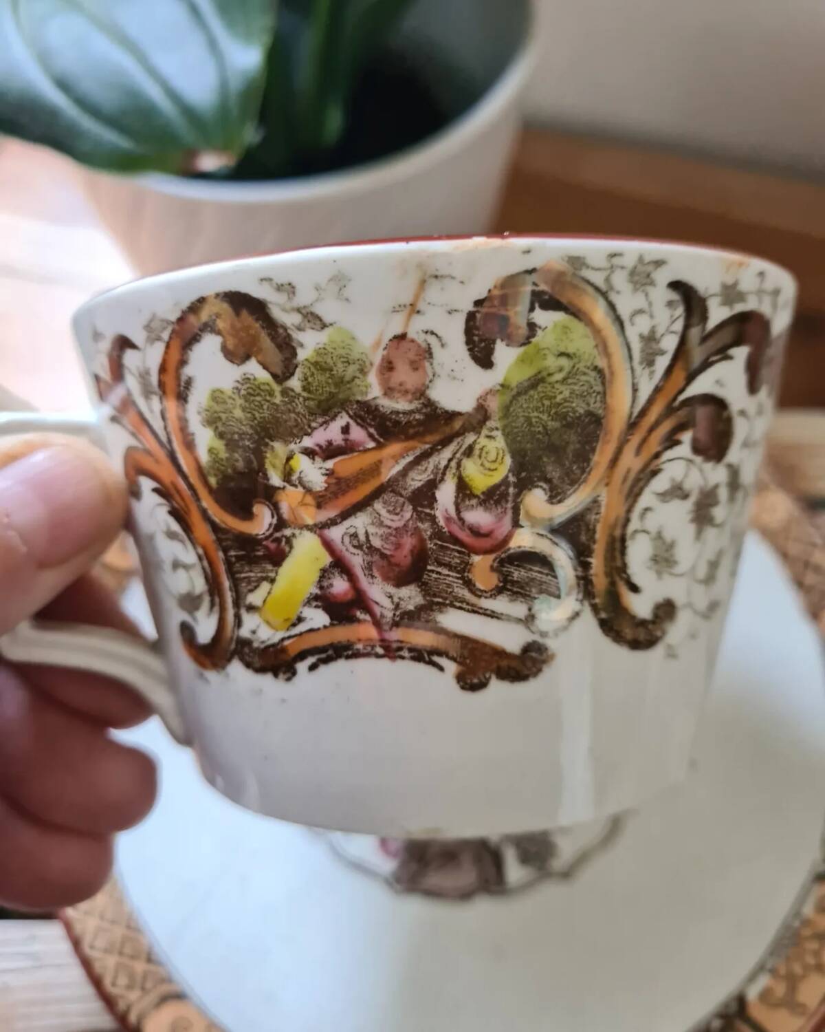 Tasse à thé Digoin Sarreguemines fn 19ème