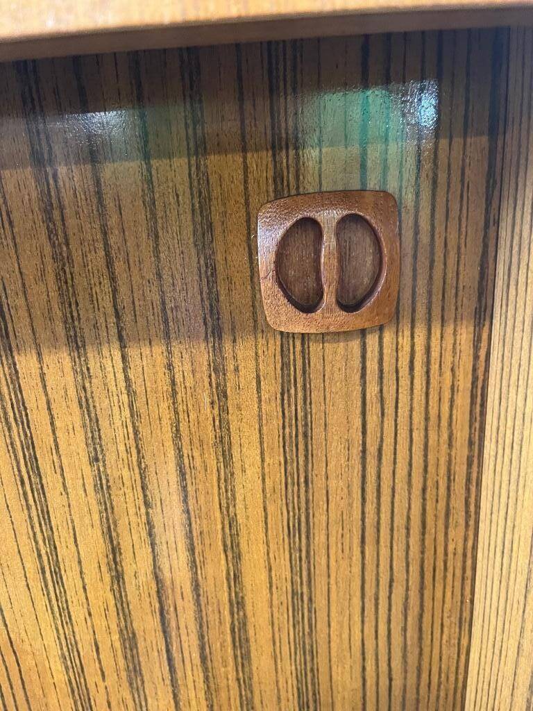 Vintage display cabinet / bar cabinet / cabinet with lighting