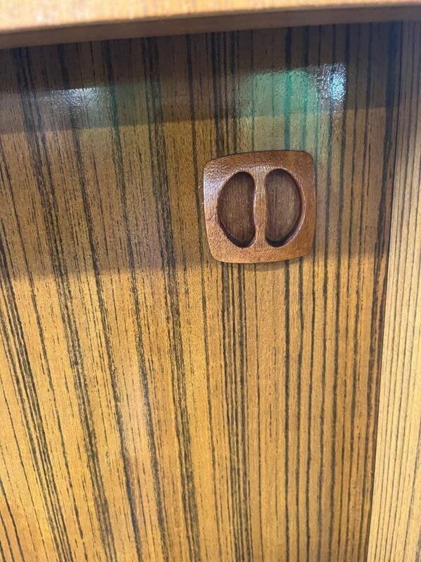 Vitrine vintage / meuble bar / meuble avec éclairage