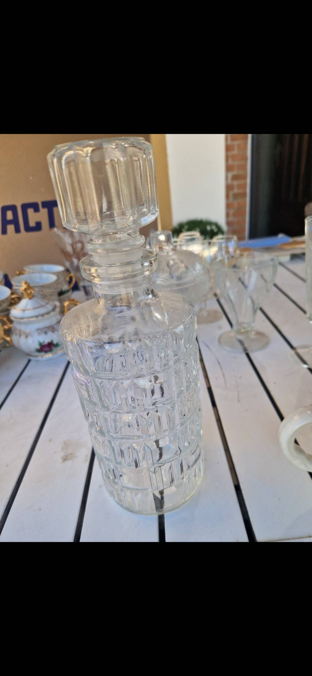 Bouteille flacon carafe avec bouchon verre ciselé epais