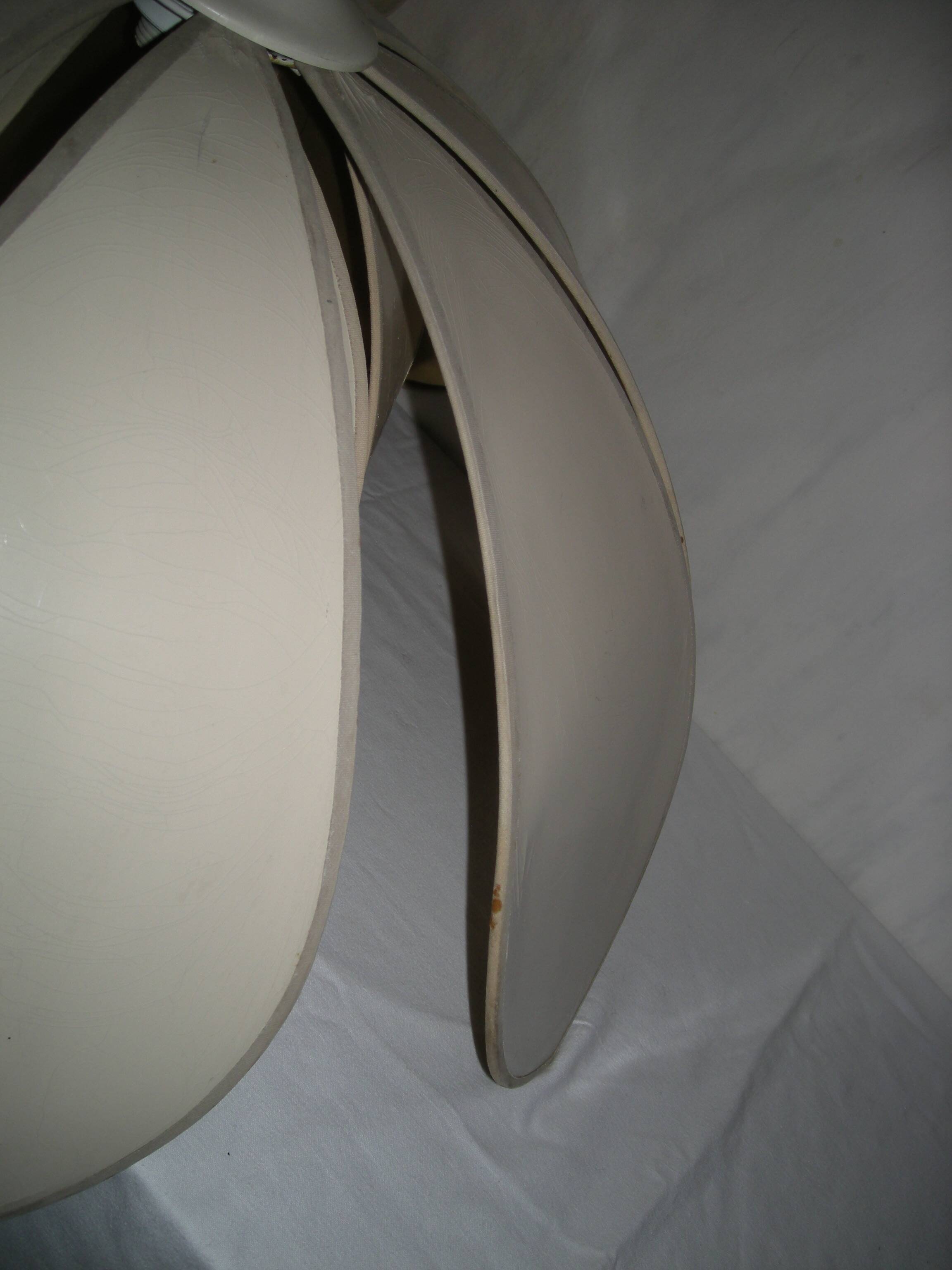 Lotus pendant lamp by Robert de Schuytener from the 70s