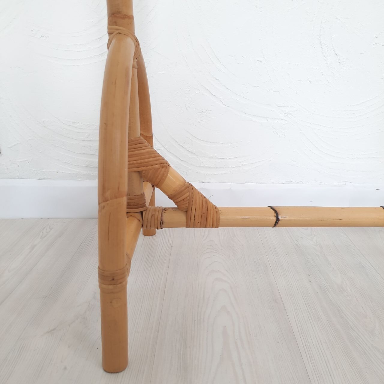 Deux porte-manteaux en bambou vintage