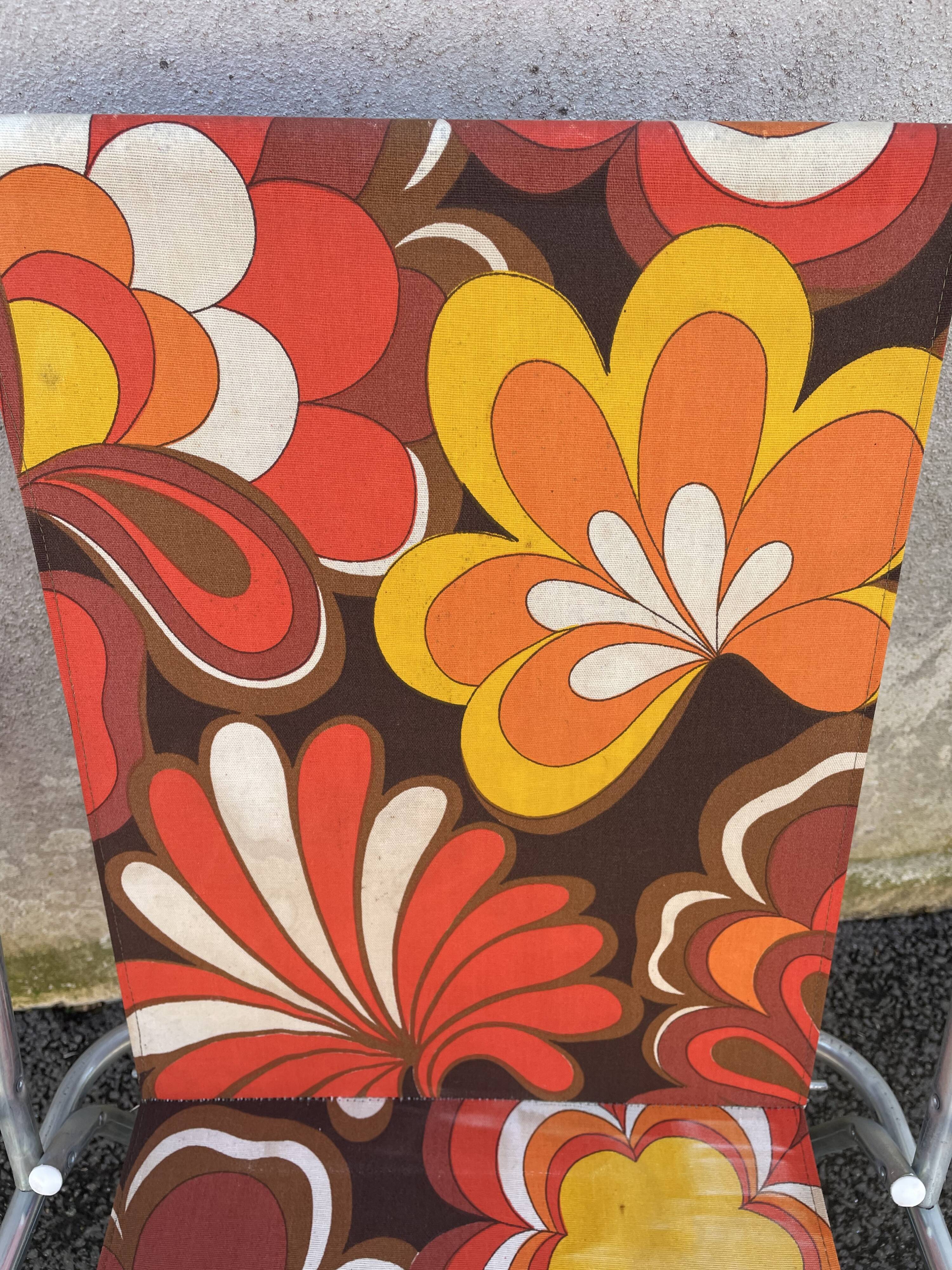 Foldable camping chair