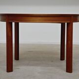 Extendable table with integrated Scandinavian style Self