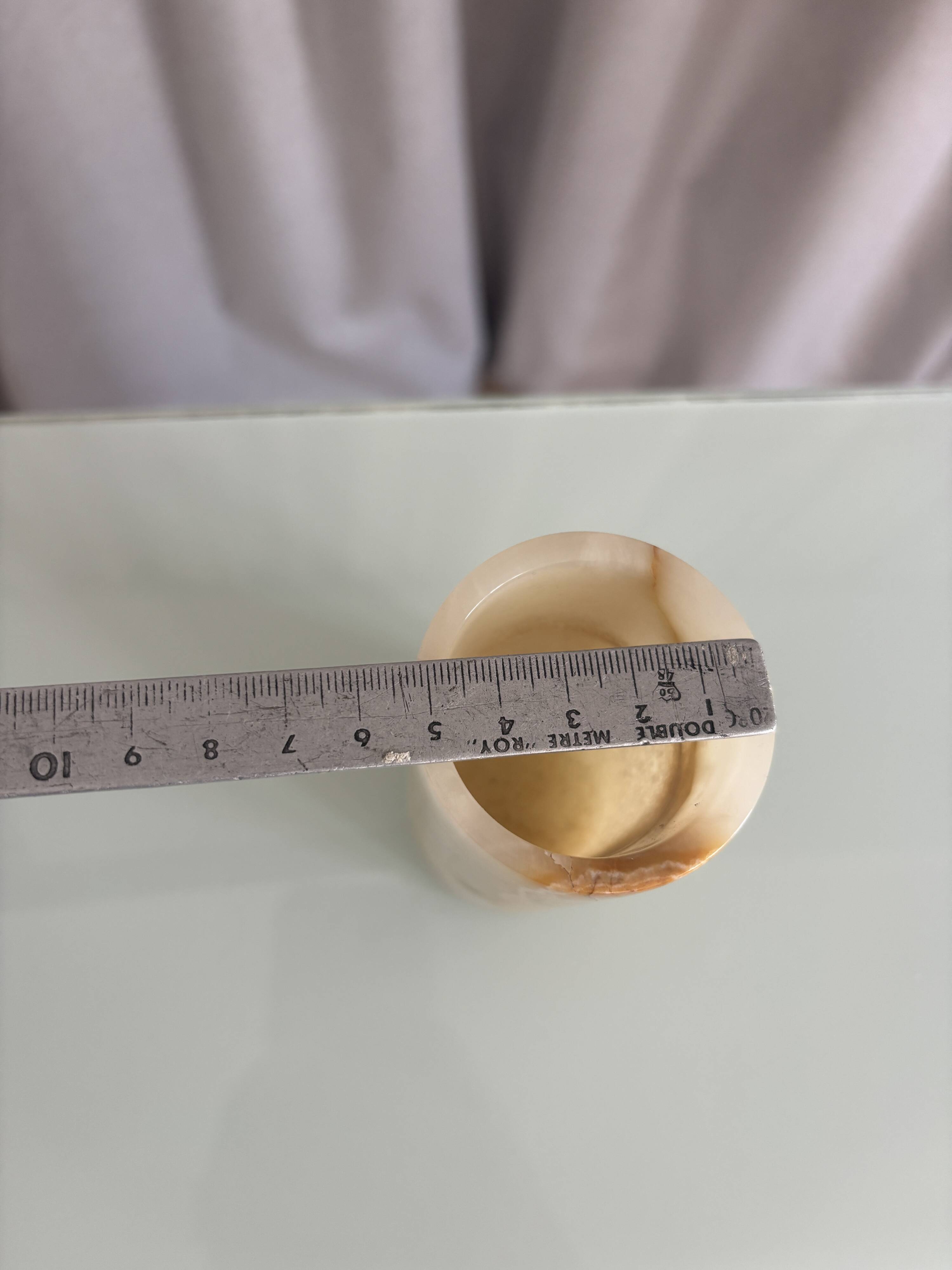 Small vintage cylindrical vase in onyx.