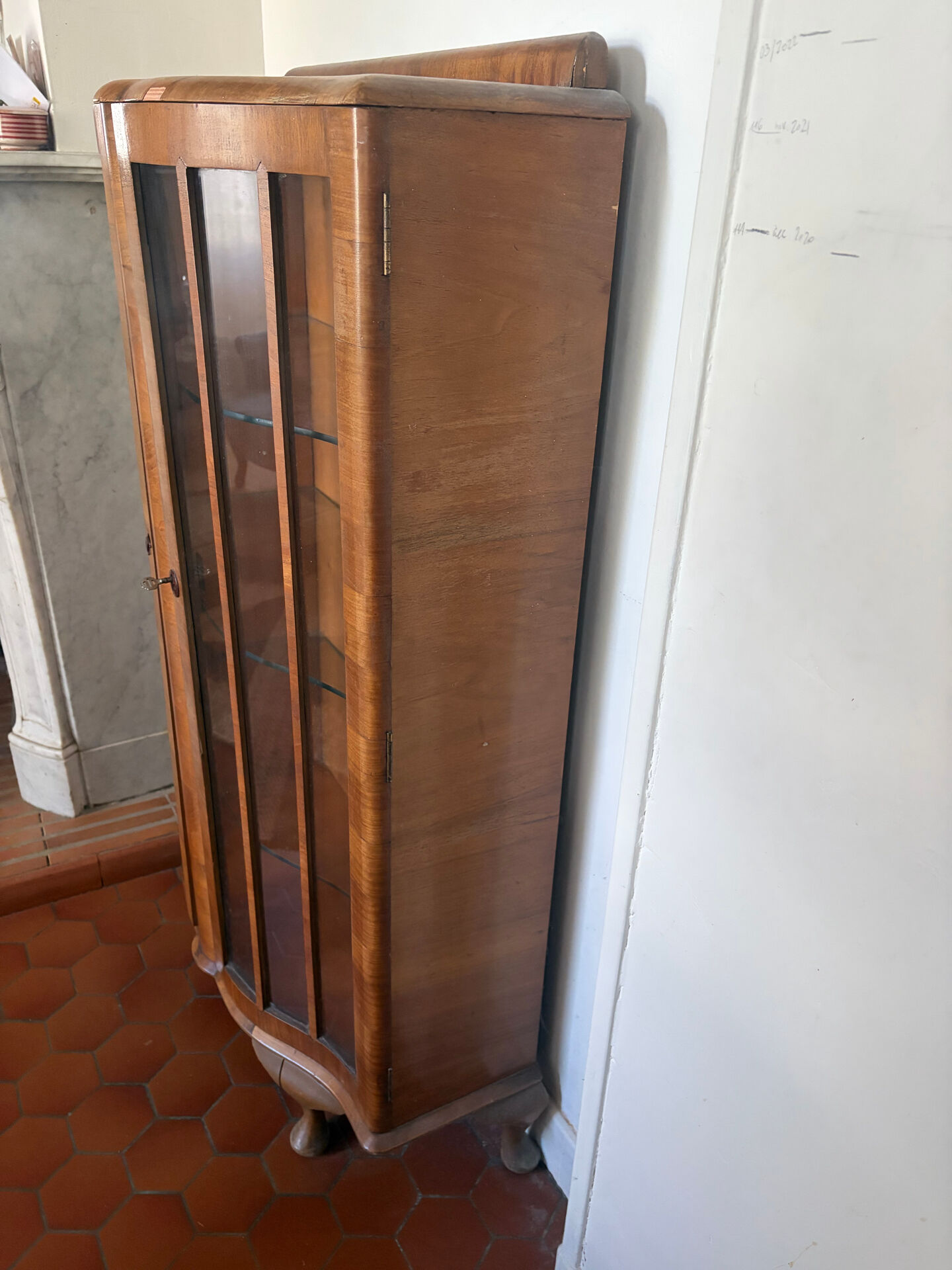 Vitrine anglaise Galbée