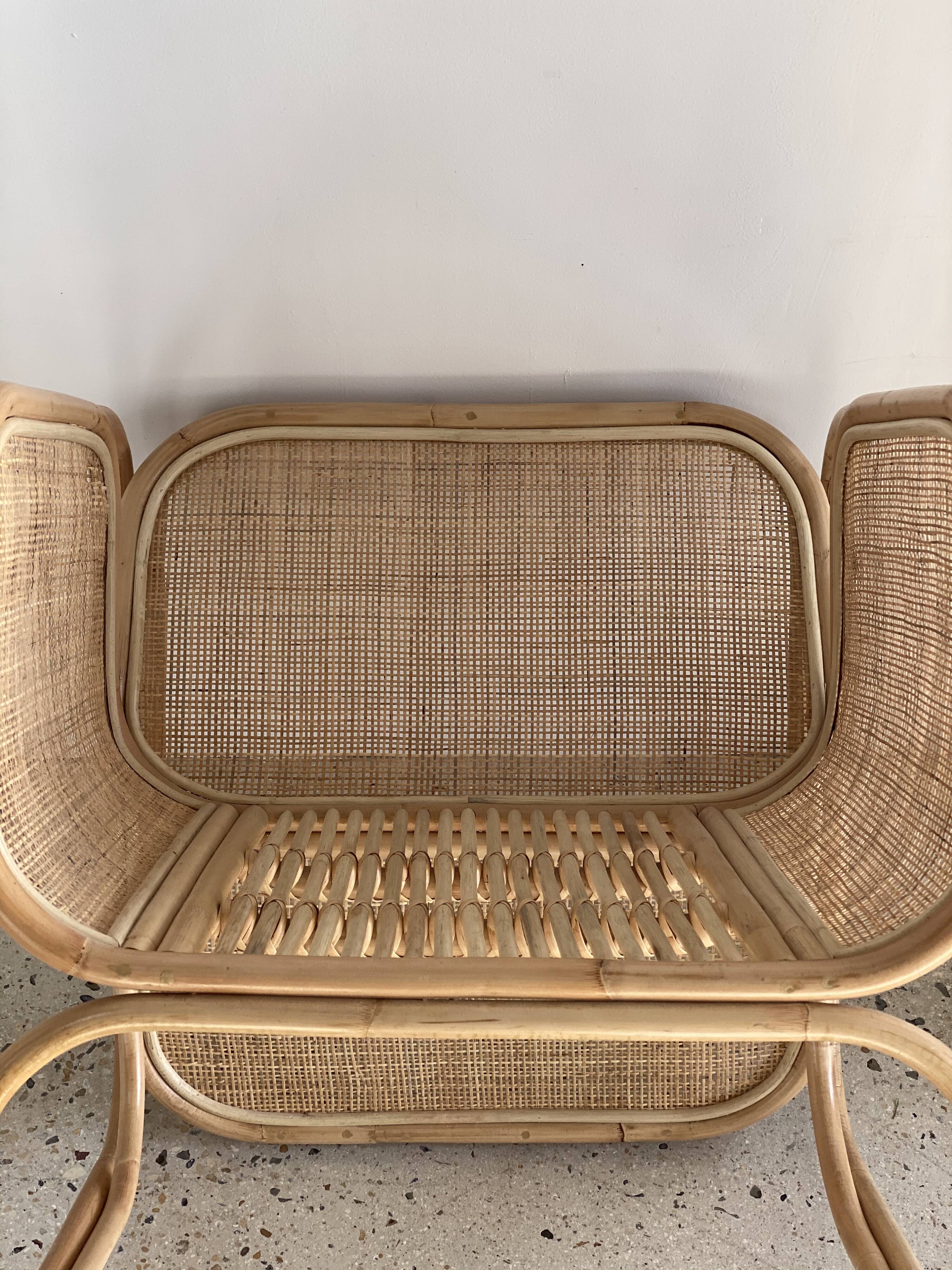 Amsterdam rattan armchair with U-shaped armrest, squared canework