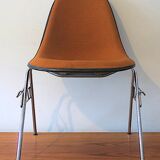 Chaise en fibre de verre et hopsack par Charles et Ray Eames pour Hermann Miller, 1970
