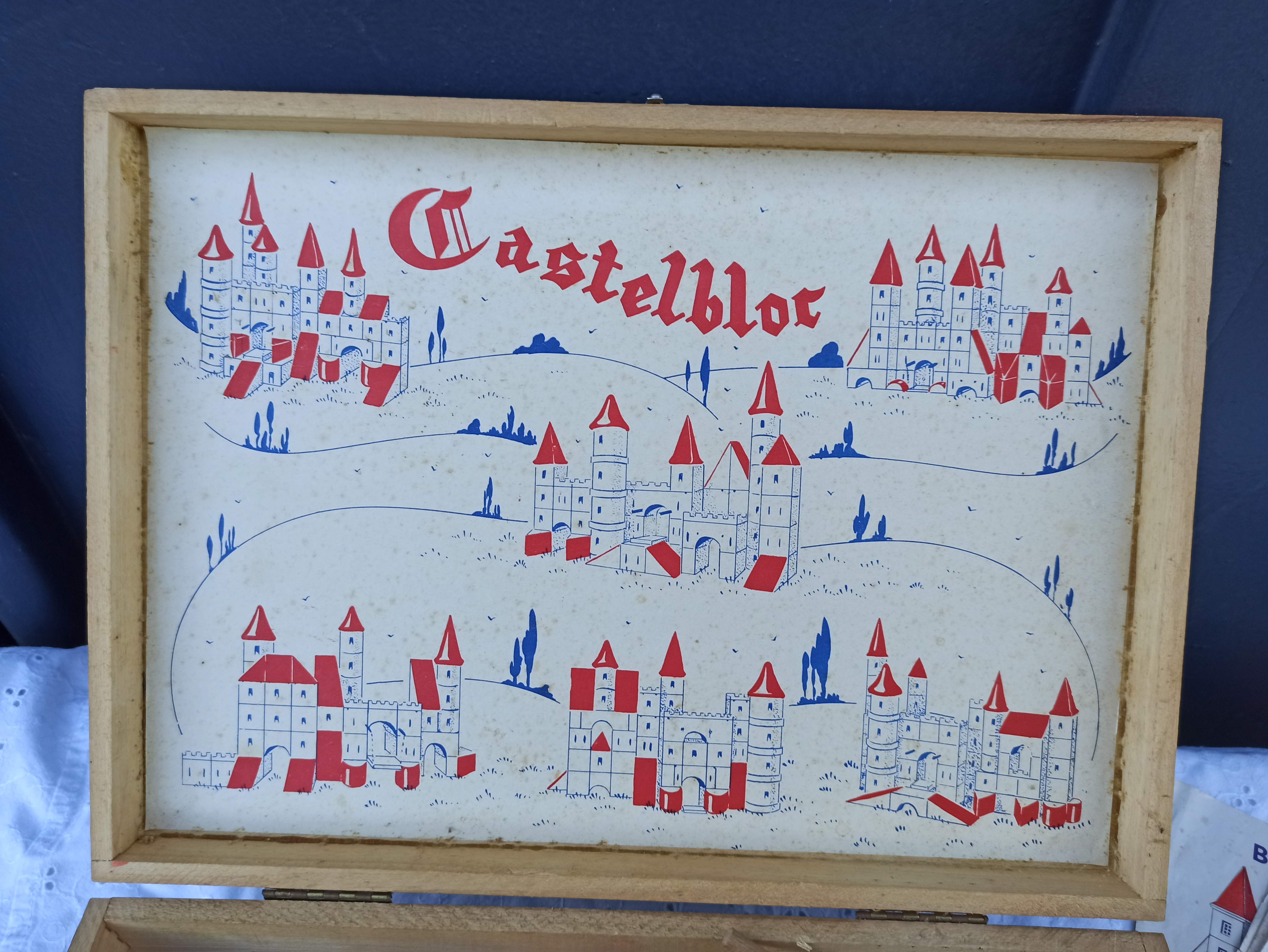 Wooden castle cube construction