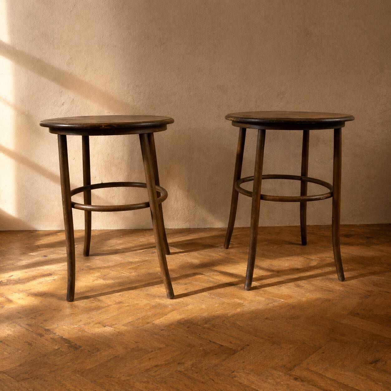 Vintage curved wood side tables in Thonet style, set of 2