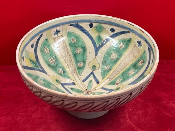 Coupe sur pied Mokhfia céramique polychrome Tortue Tronja Fès Maroc XXème