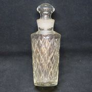 Carafe vintage en verre taillé