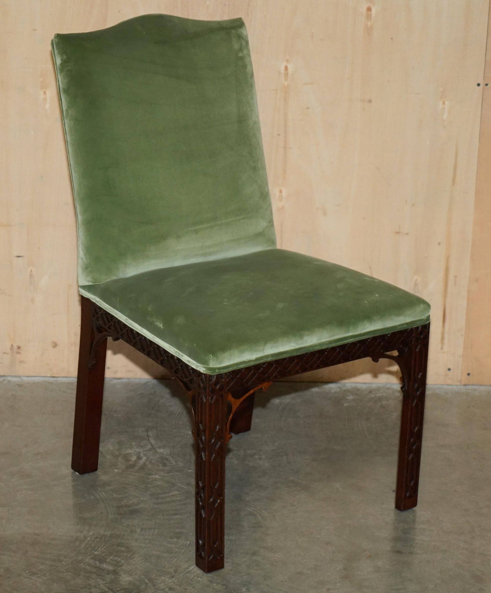 Paire de chaises d'appoint victorien Thomas Chippendale finement sculptées