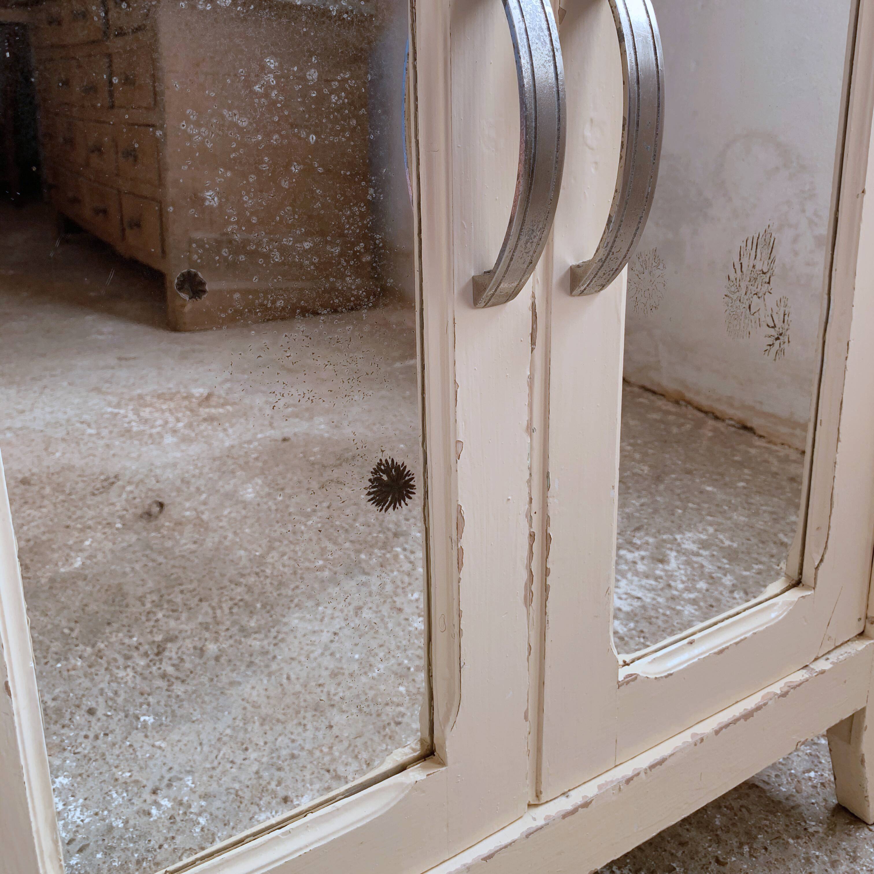 Former 4-door bathroom buffet - Esprit buffet in Paris, Mado furniture.