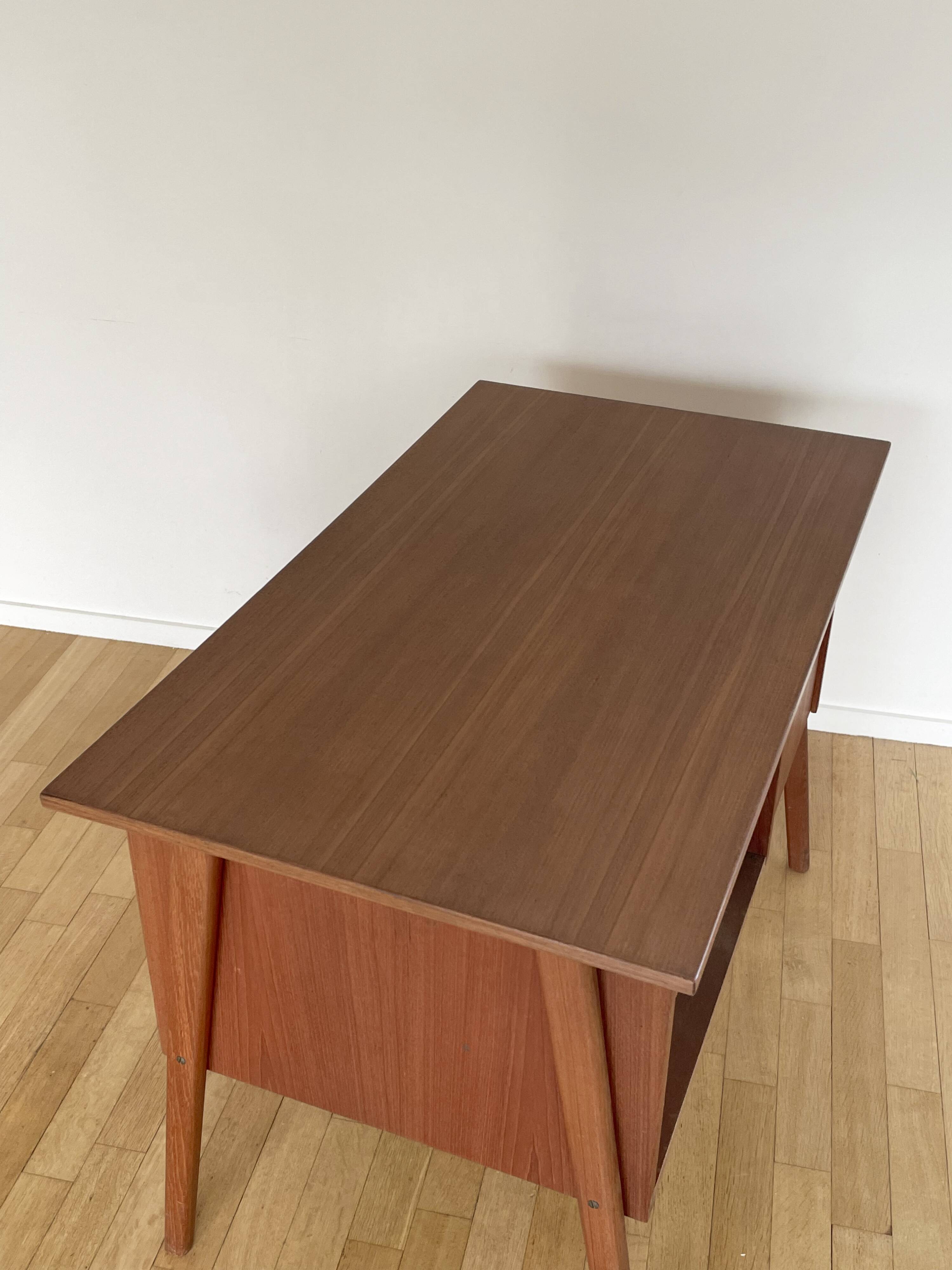 Bureau scandinave en teck 1960
