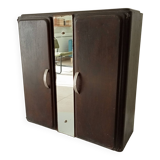 Vintage metal medicine cabinet from the 1950s