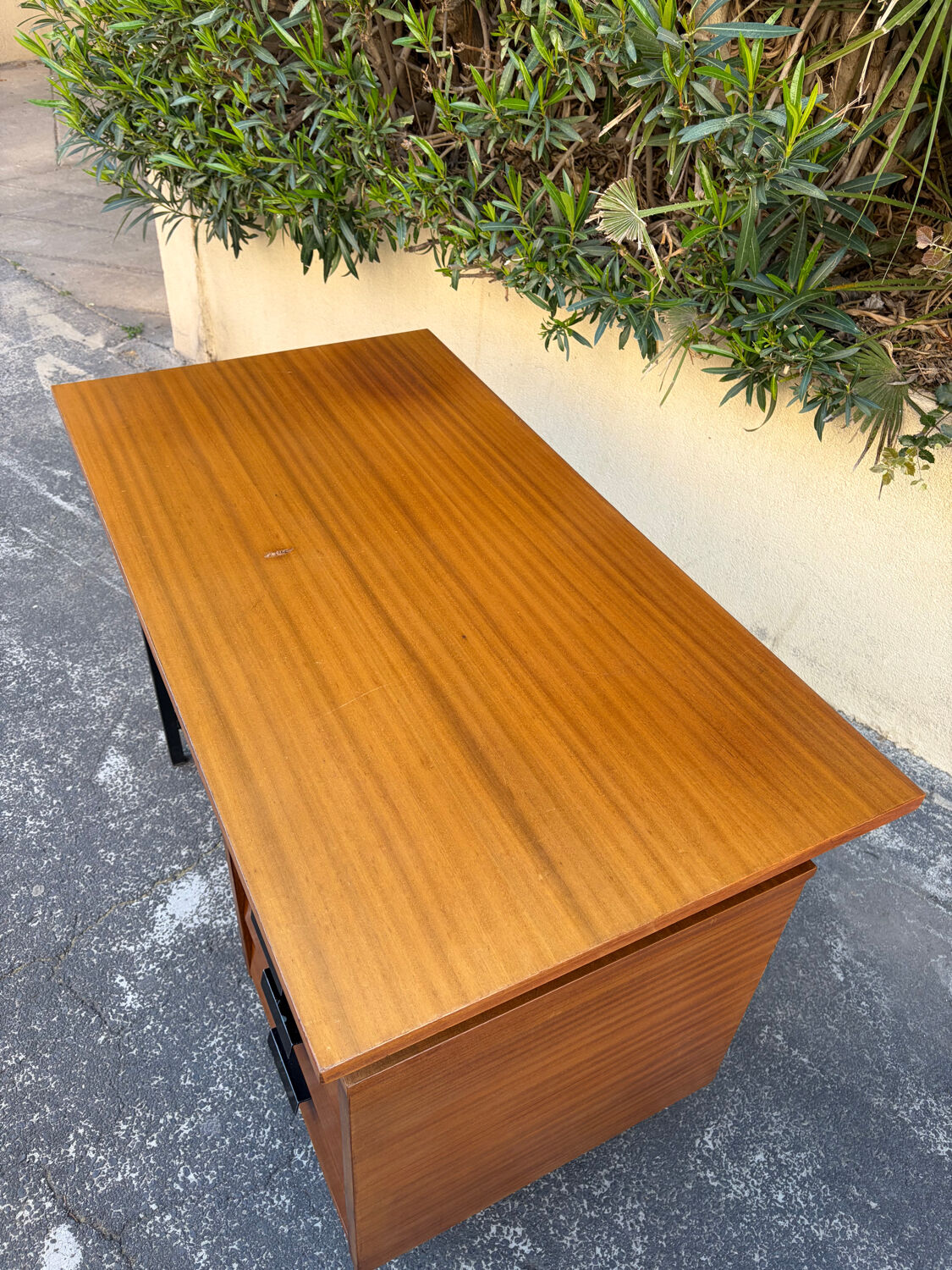 Bureau modèle CM172 par Pierre Paulin circa 1960 pour la maison THONET